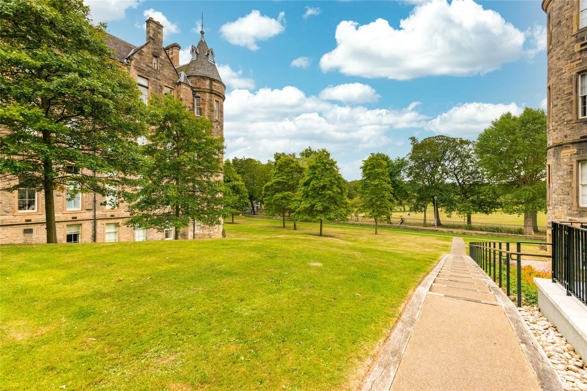Flat 1, 19 Simpson Loan, Edinburgh, EH3 9BS - Picture #17