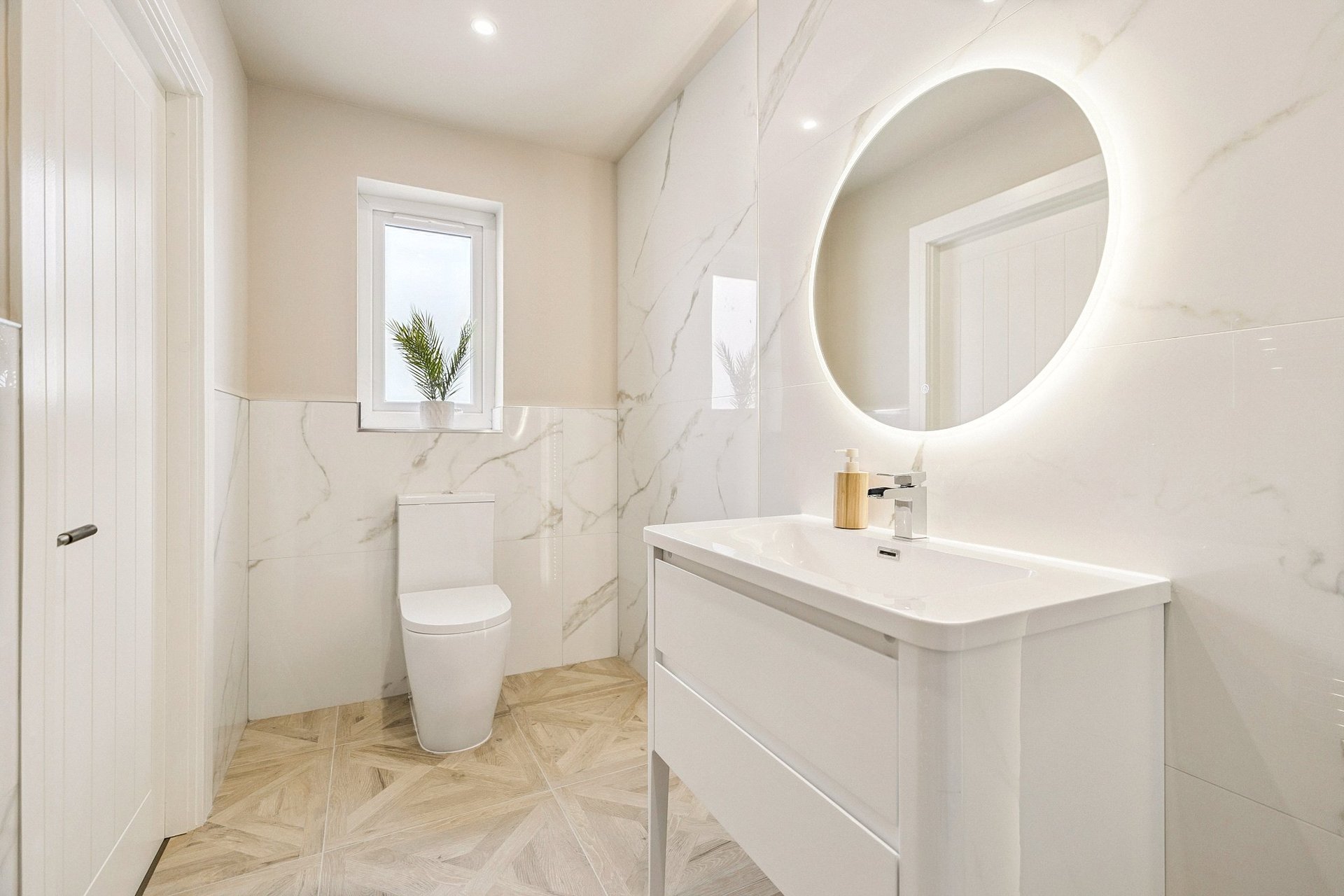 162 Ayr Road, Newton Mearns, Glasgow, G77 6EE - Picture #30