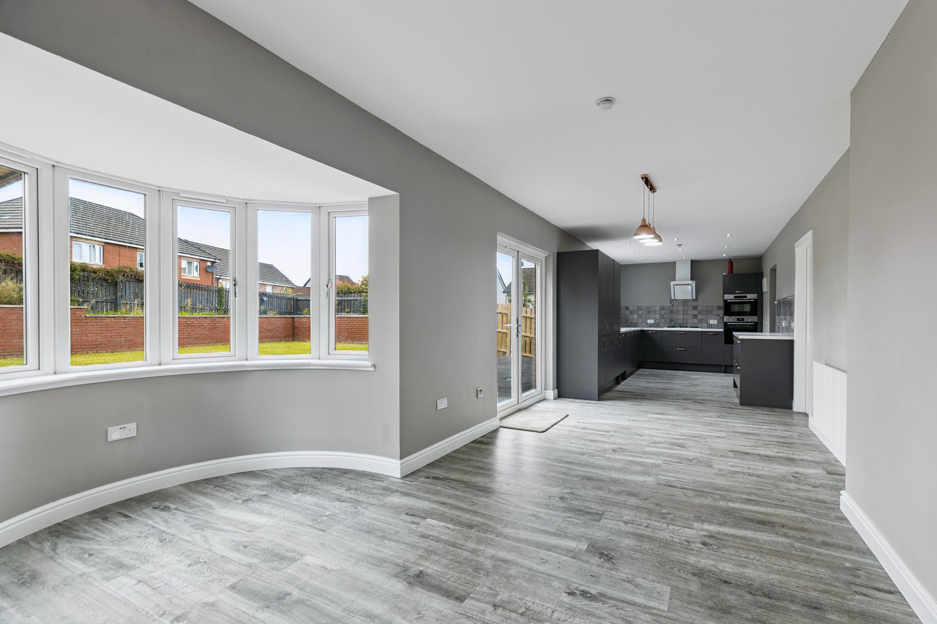 28 Deaconsbrook Road, Thornliebank, G46 7UX - Picture #8