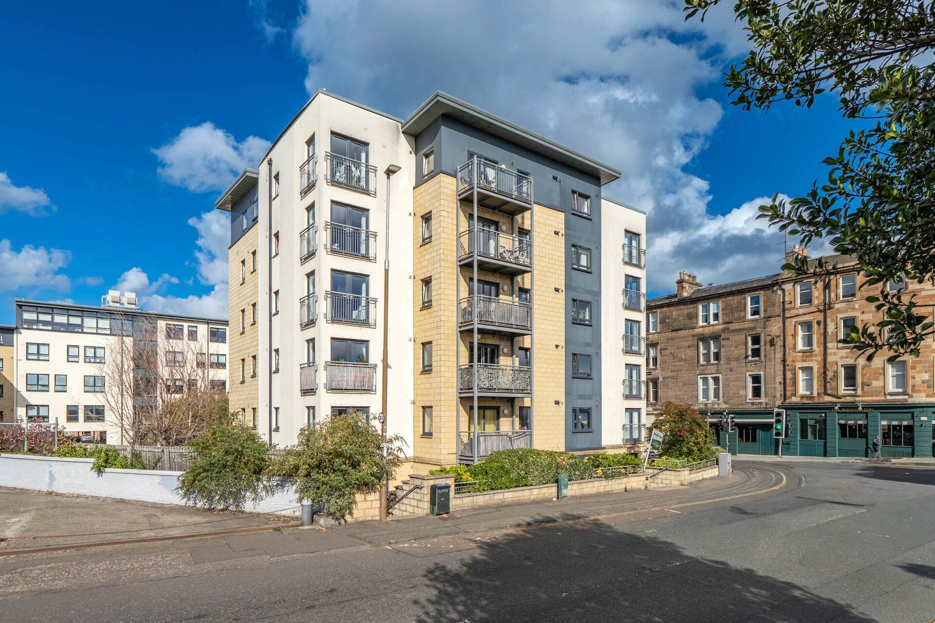 Flat 16, 201 Broughton Road, Edinburgh, EH7 4QN - Picture #1