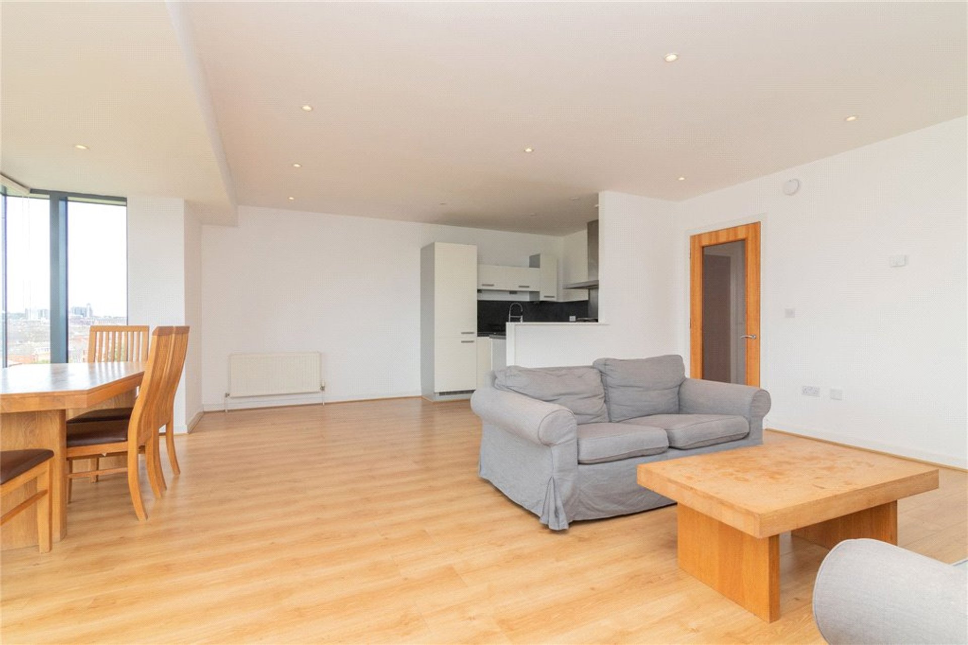 8/3, 1 Meadowside Quay Square, Glasgow, G11 6BS - Picture #5