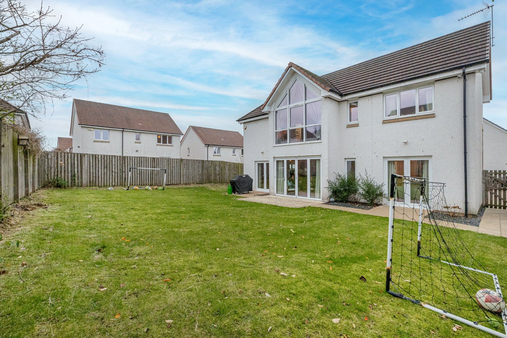 64 Norman Macleod Crescent, Bearsden, G61 3BF - Picture #2