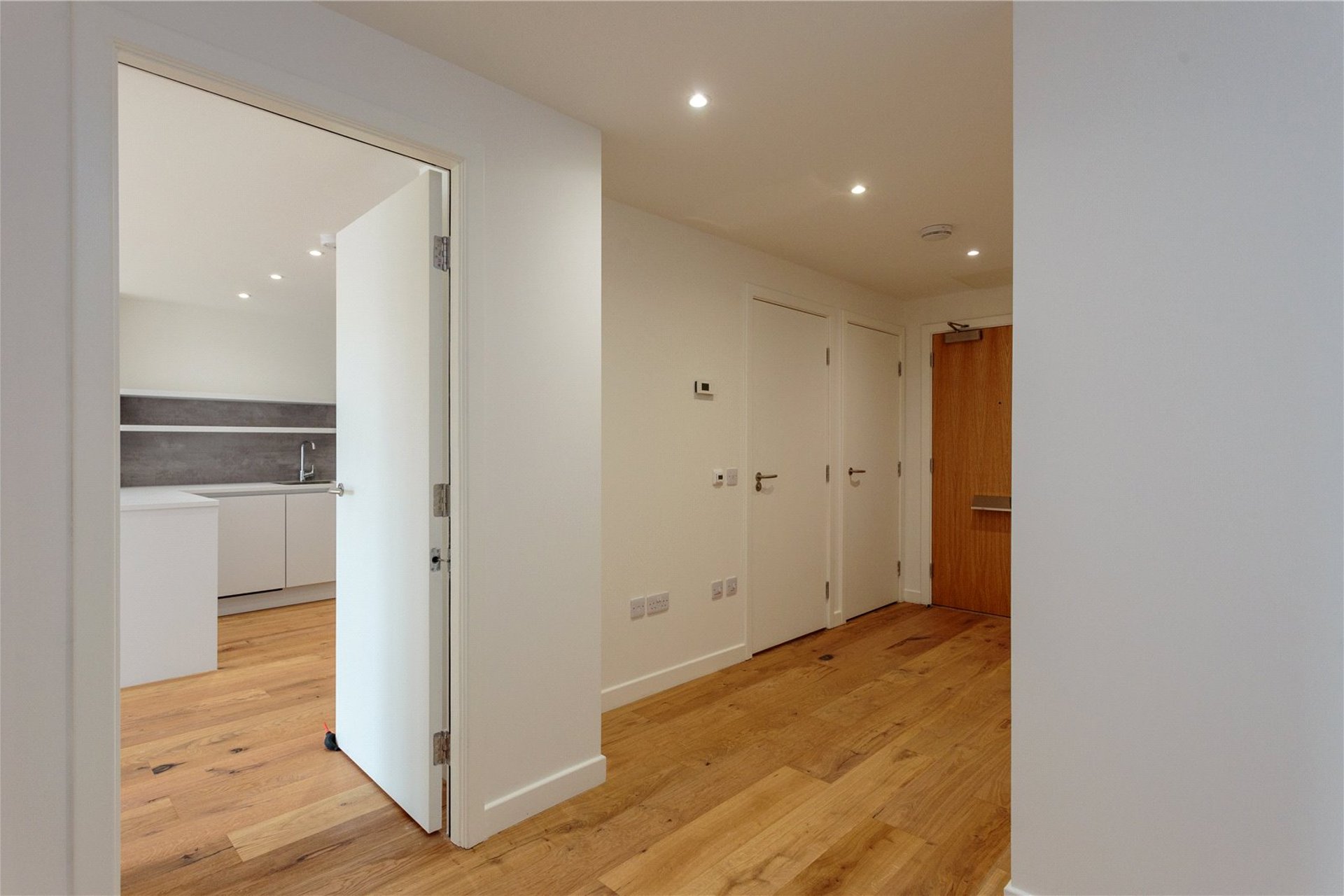 Flat 20, 16 Hughes Close, Edinburgh, EH7 4FY - Picture #3