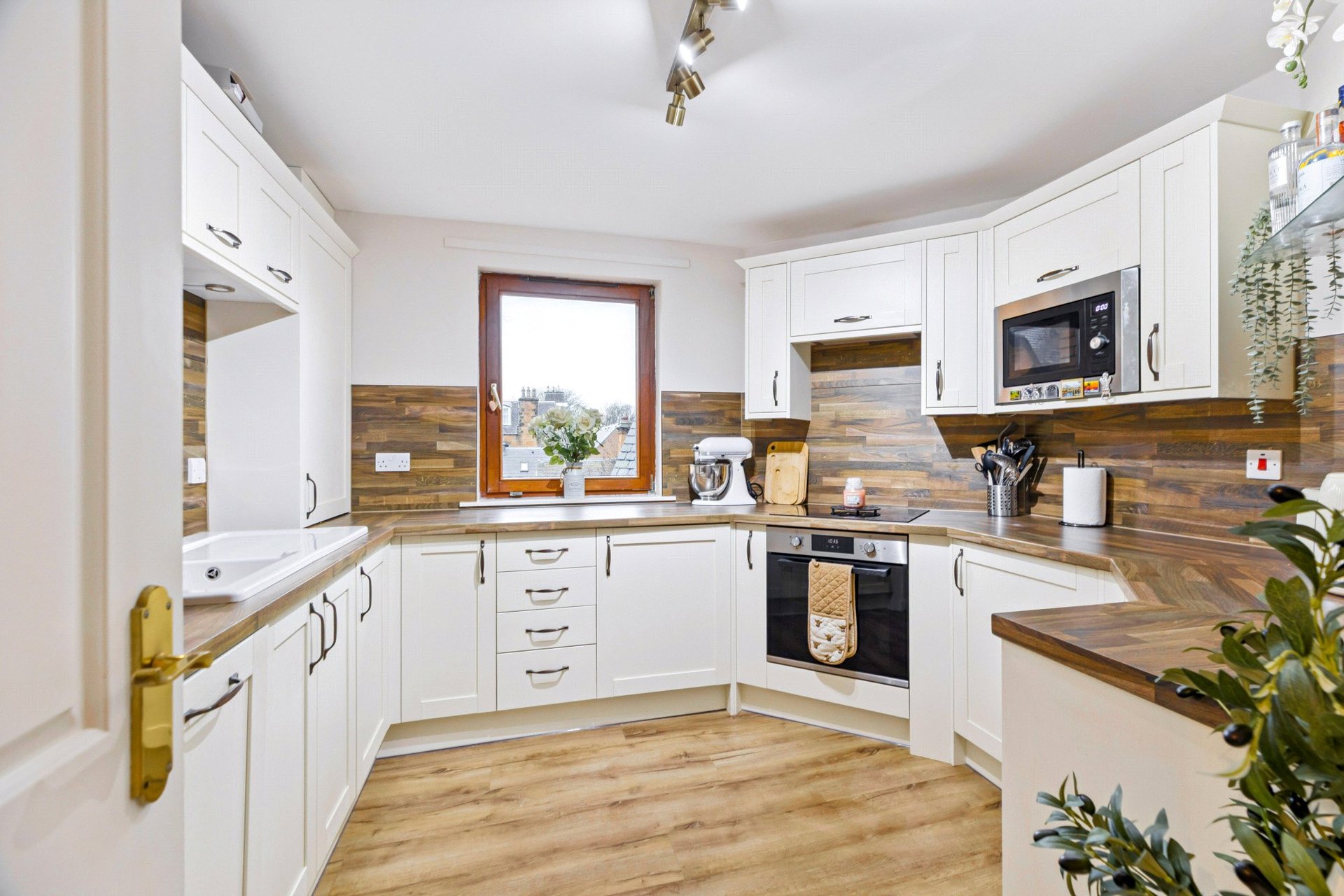 146/8 Whitehouse Loan, Edinburgh, Midlothian, EH9 2AN - Picture #10