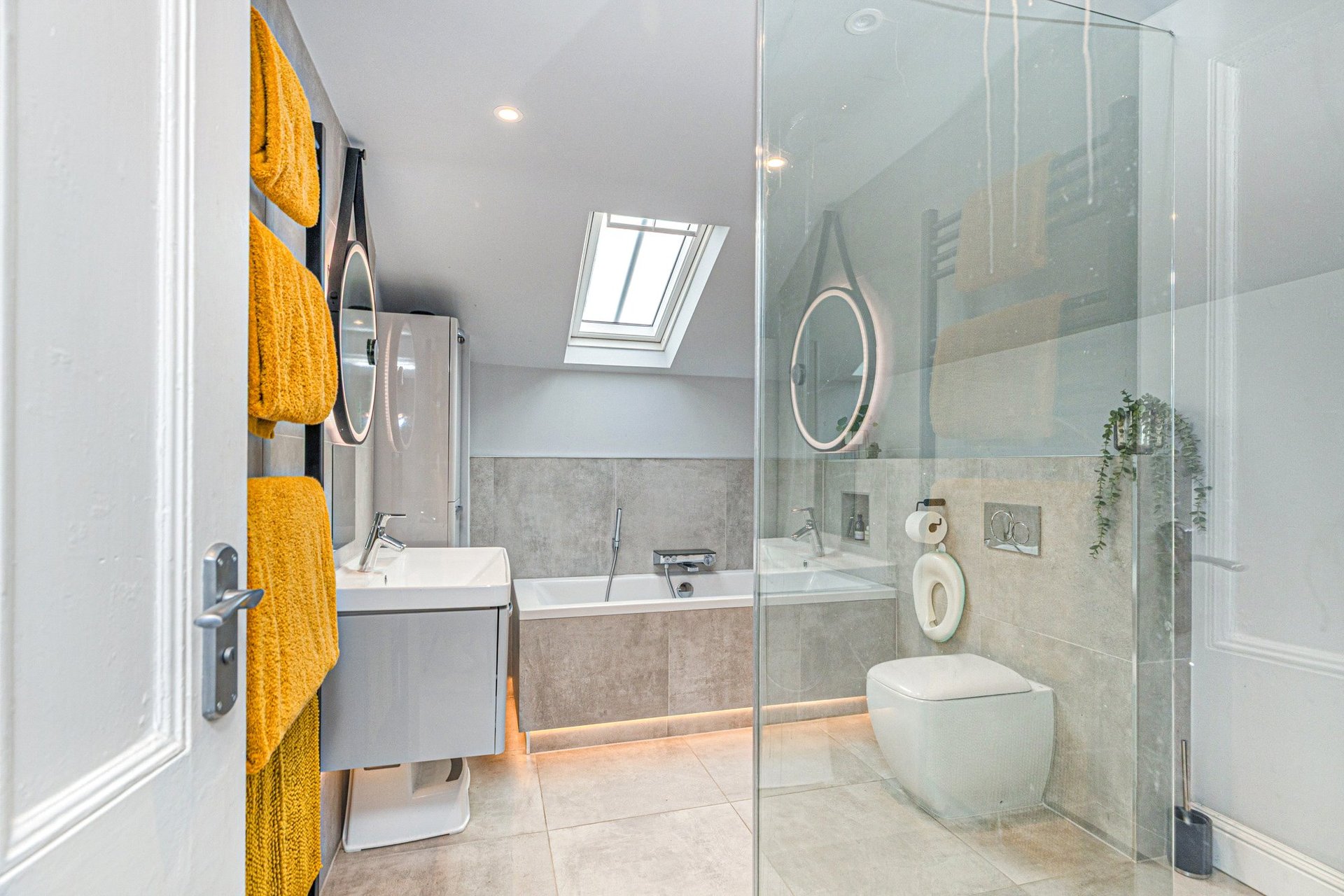 12 Victoria Park Street, Victoria Park, Glasgow, G14 9QA - Picture #17