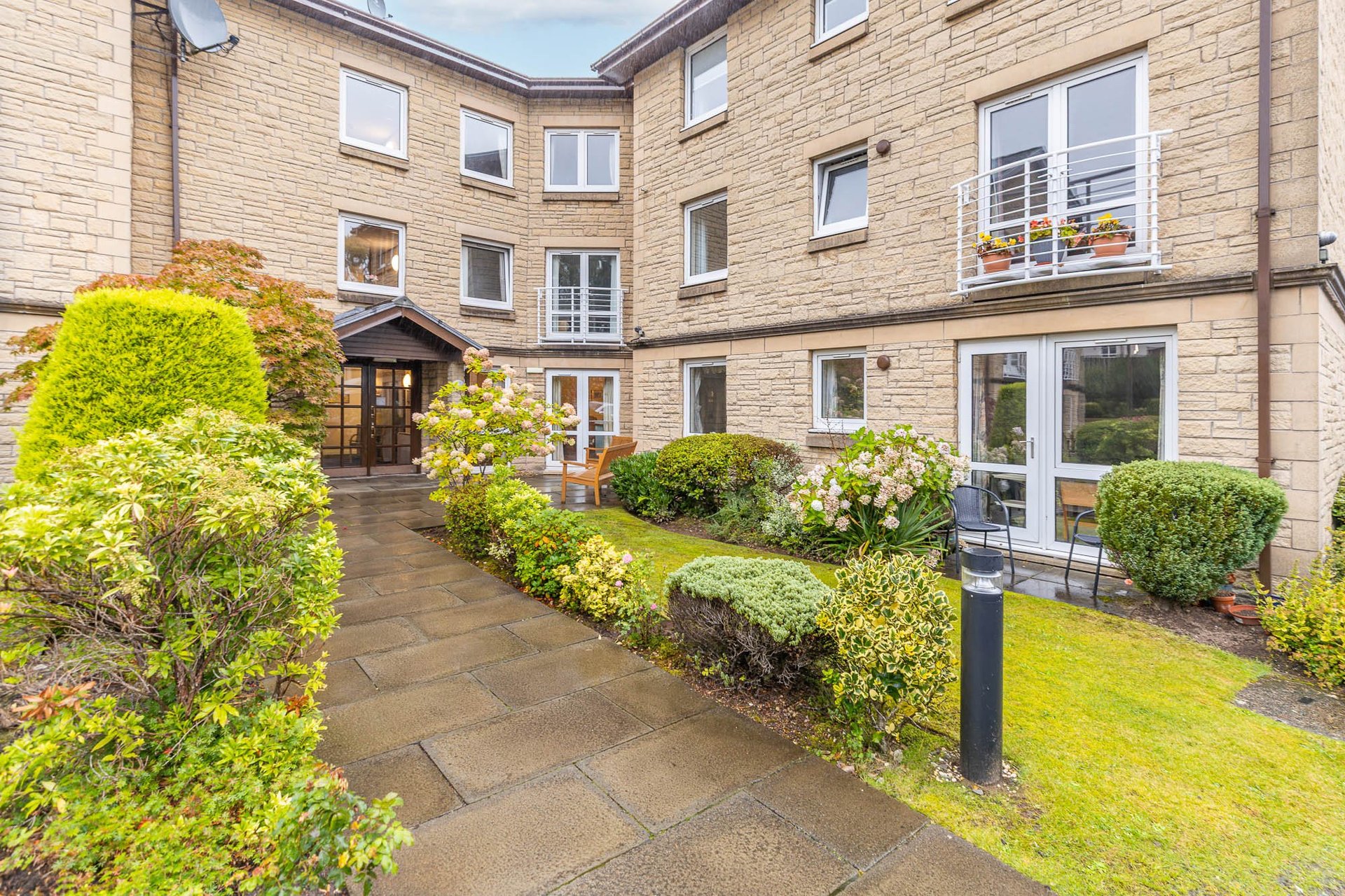 Flat 24, Fairview Court, 46 Main Street, Milngavie, Glasgow, East Dunbartonshire, G62 6BU - Picture #2