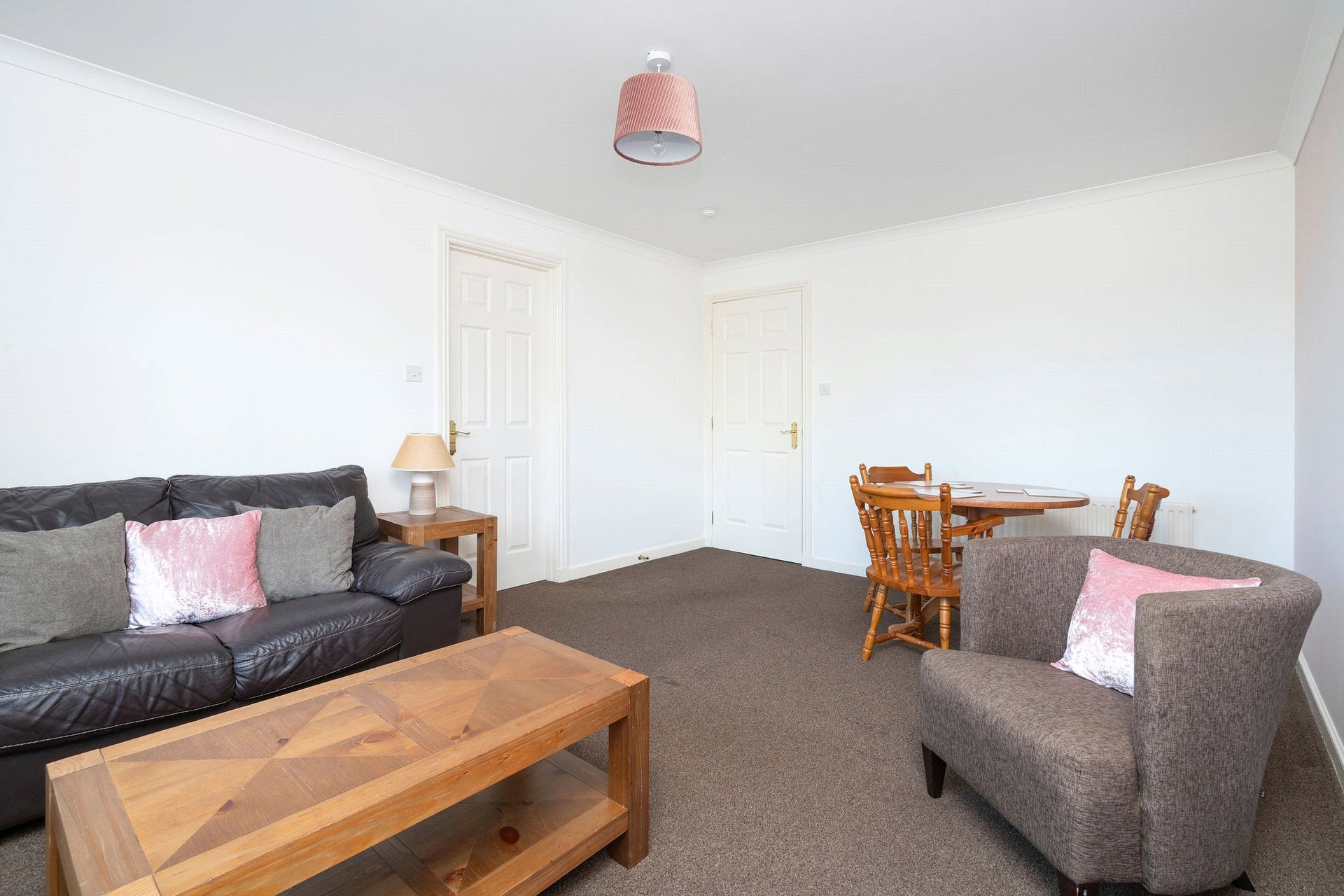27 Burnvale, Livingston, West Lothian, EH54 6DD - Picture #4