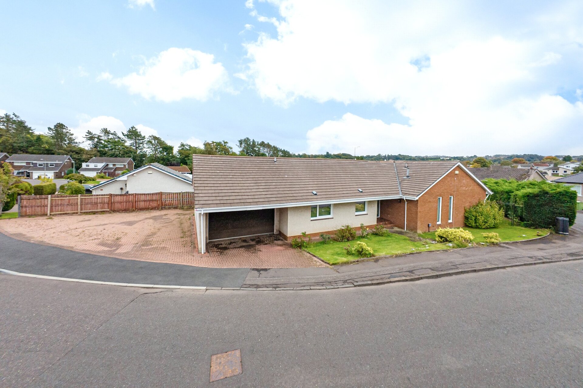 12 Lomond Drive, Newton Mearns, Glasgow, G77 6LR - Picture #1