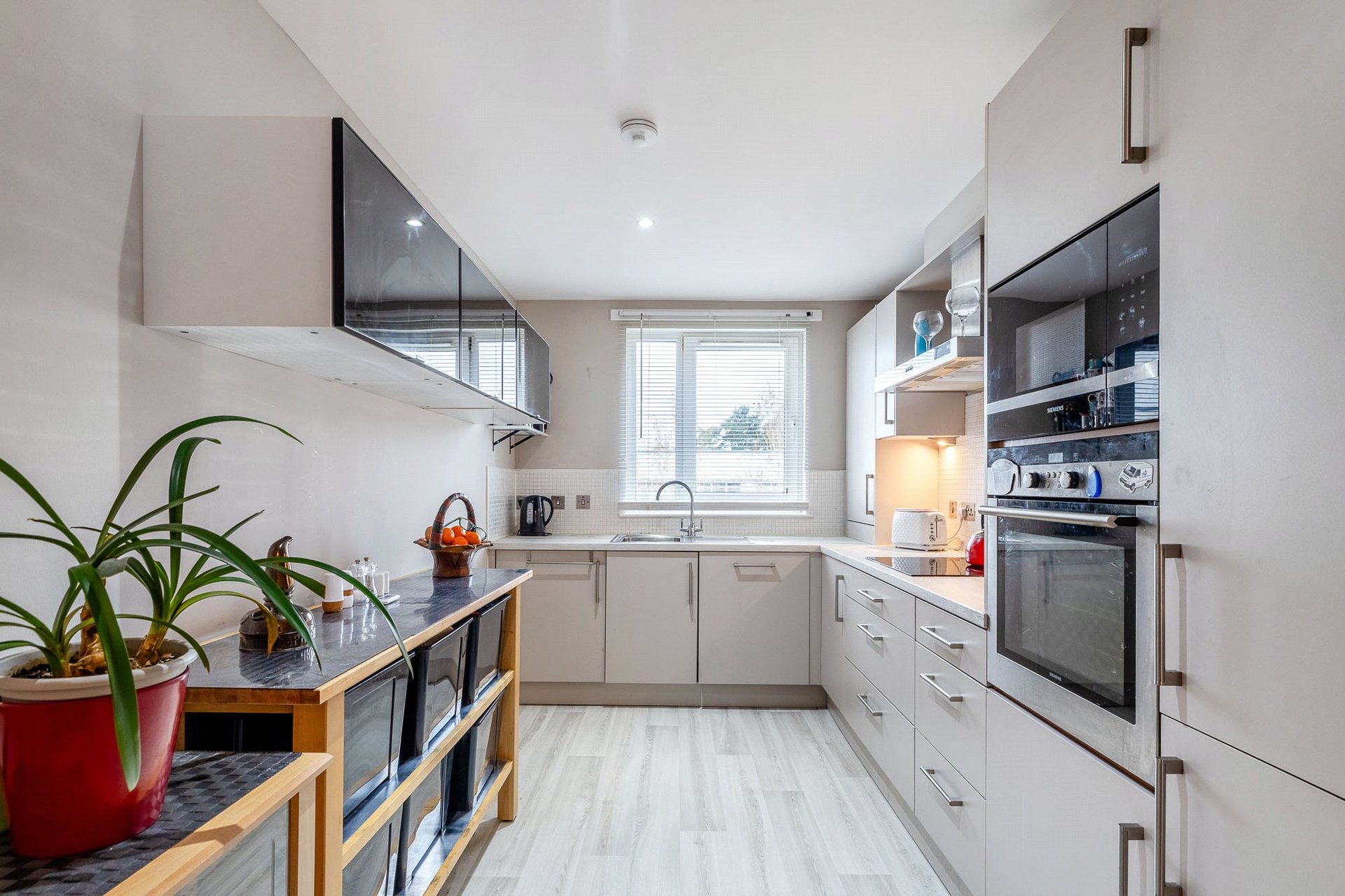 56 Cairnhill View, Bearsden, G61 1RP - Picture #3