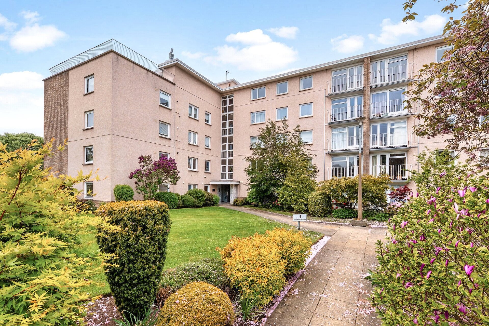 4/12 Succoth Court, Edinburgh, Midlothian, EH12 6BZ - Picture #1