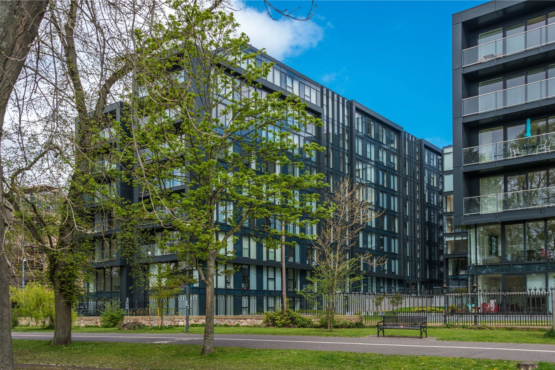 Flat 22, 3 Simpson Loan, Edinburgh, EH3 9GZ - Picture #1