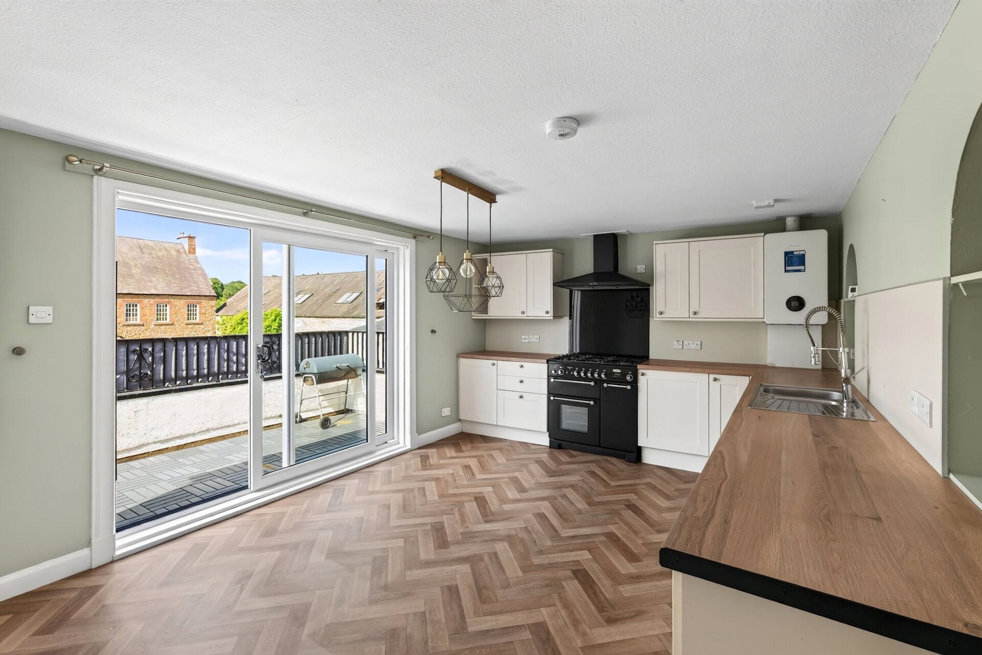 4 Market Square, Melrose, Scottish Borders, TD6 9PN - Picture #1