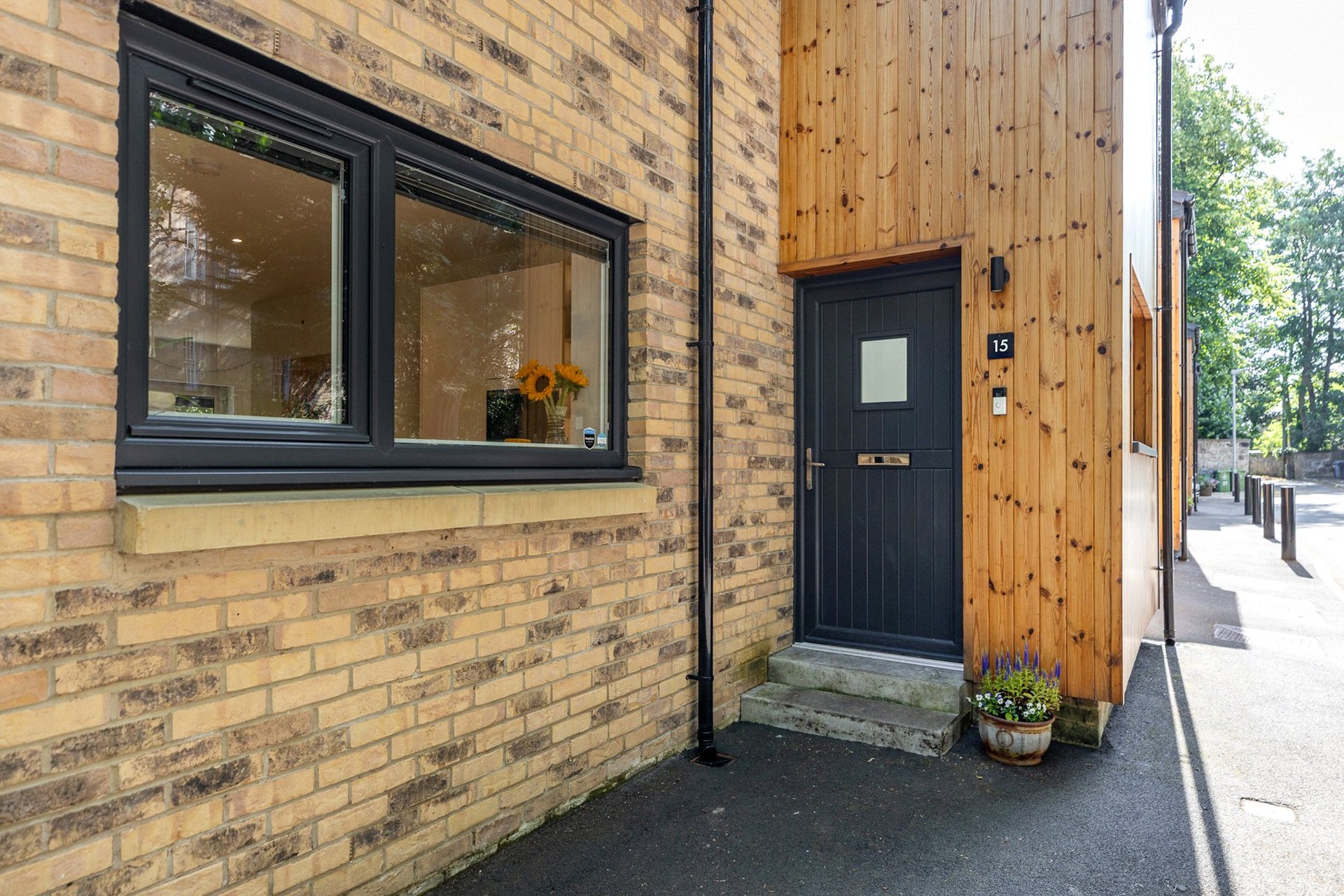 15 Queens Drive Lane, Queens Park, Glasgow, G42 8BD - Picture #2