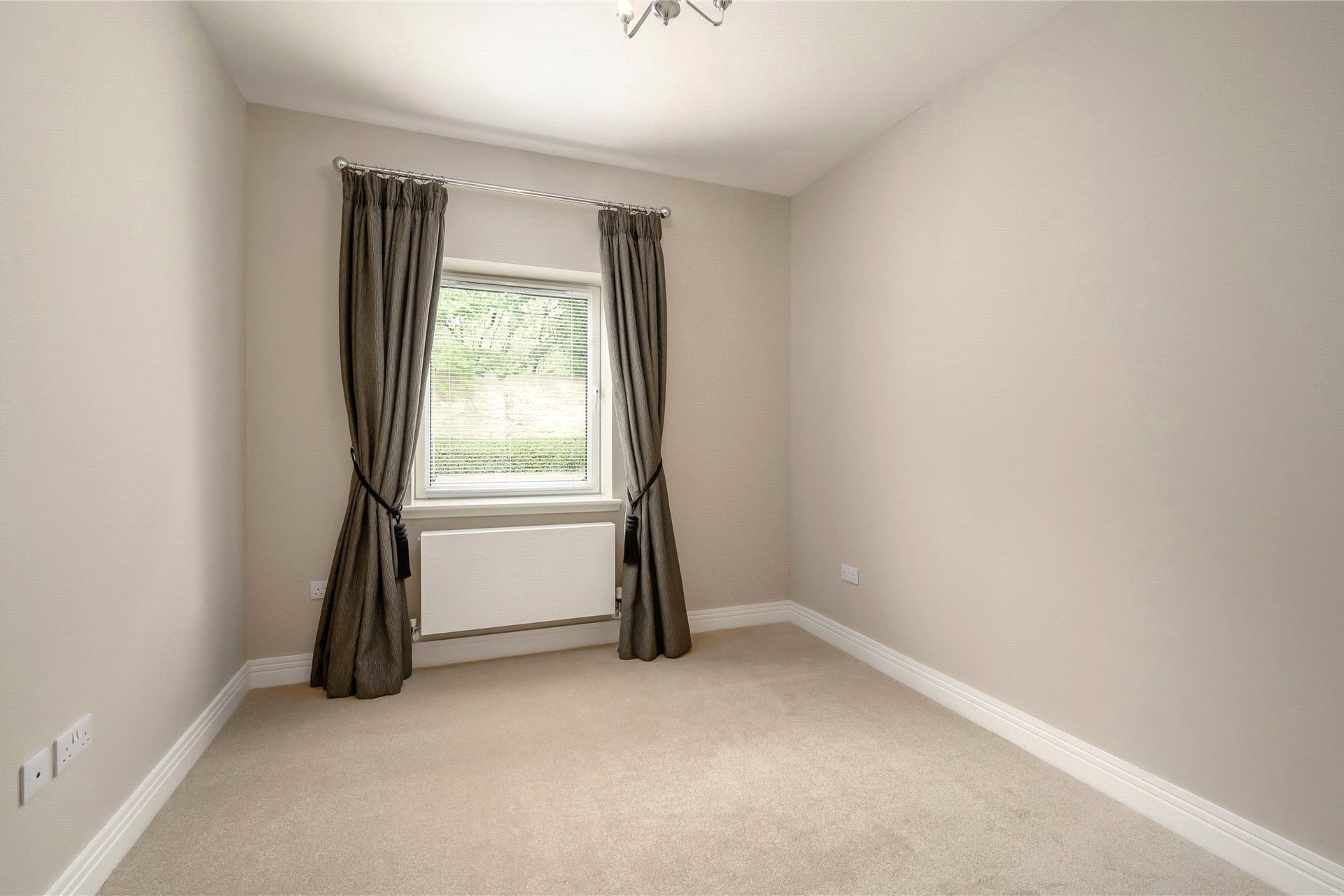 62/2 Larkfield Gardens, Edinburgh, EH5 3QB - Picture #11