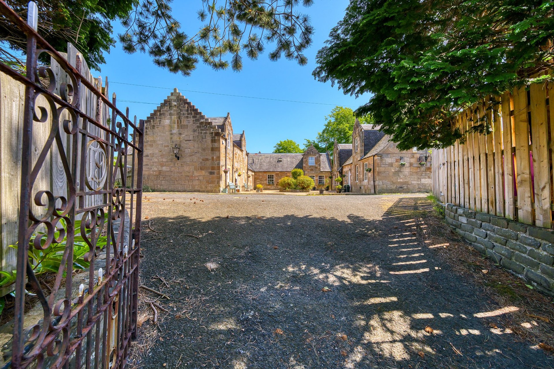 137 Cardonald Place Road, Cardonald, Glasgow, G52 3JX - Picture #1