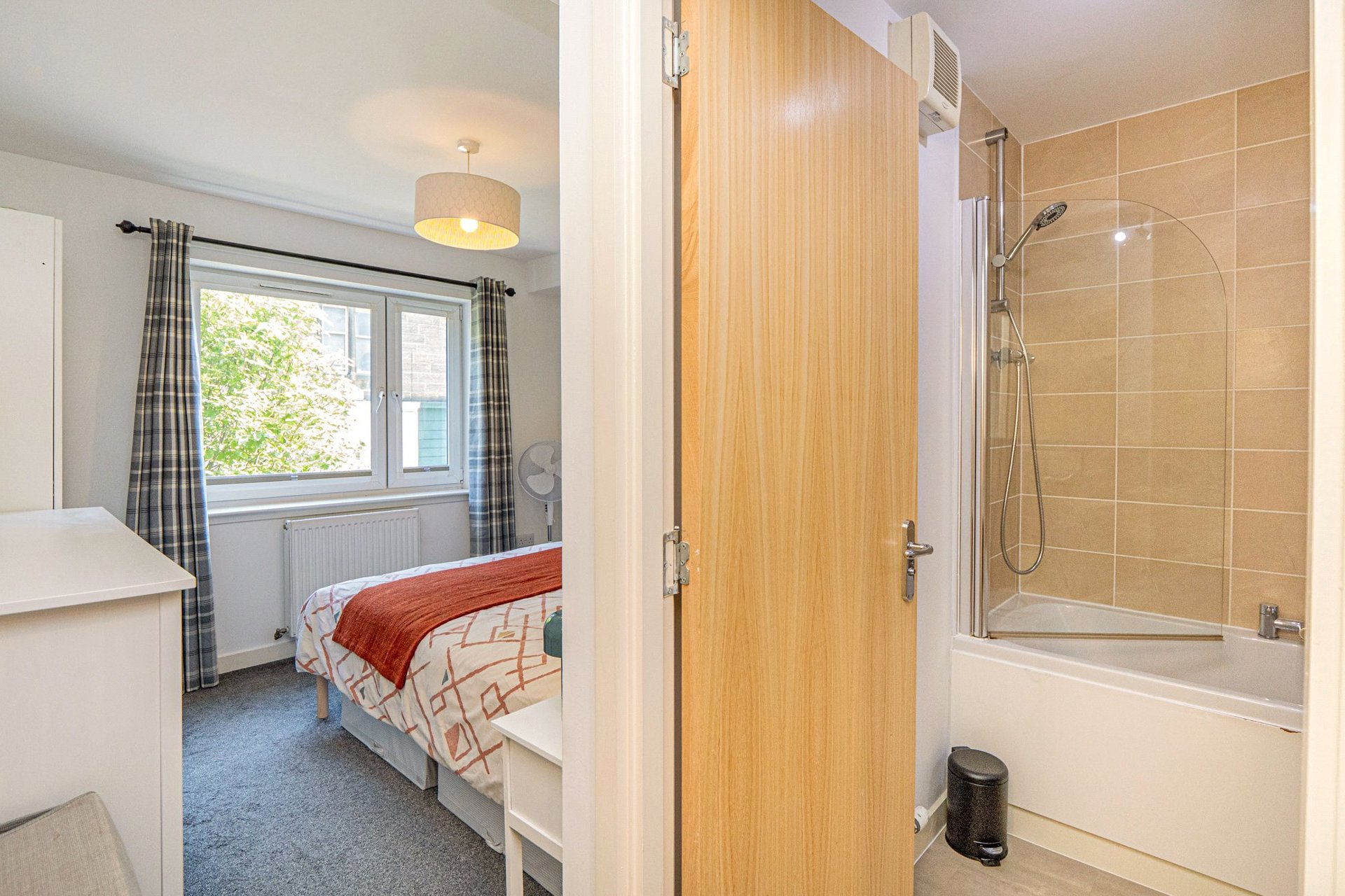 Flat 3, 1 Newhaven Road, Edinburgh, EH6 5PA - Picture #8