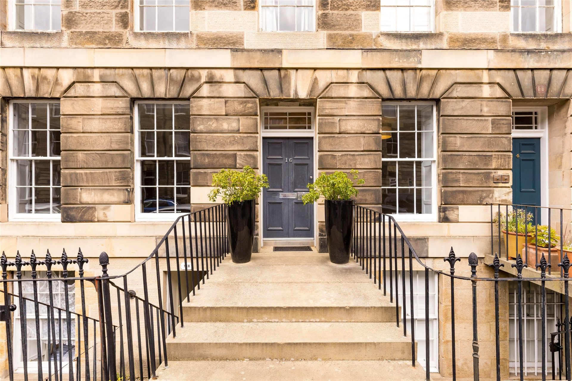 16 Cumberland Street, Edinburgh, EH3 6SA - Picture #2