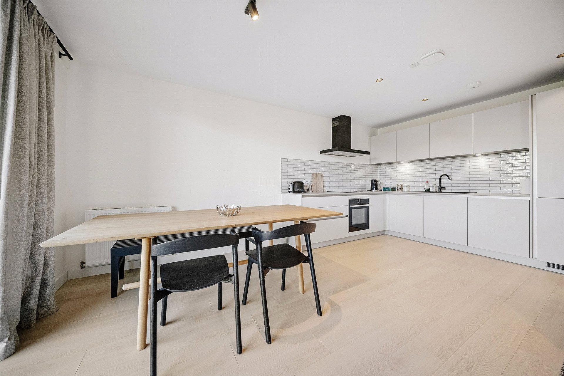 Flat 8, 200 Great Junction Street, Leith, Edinburgh, EH6 5LW - Picture #5