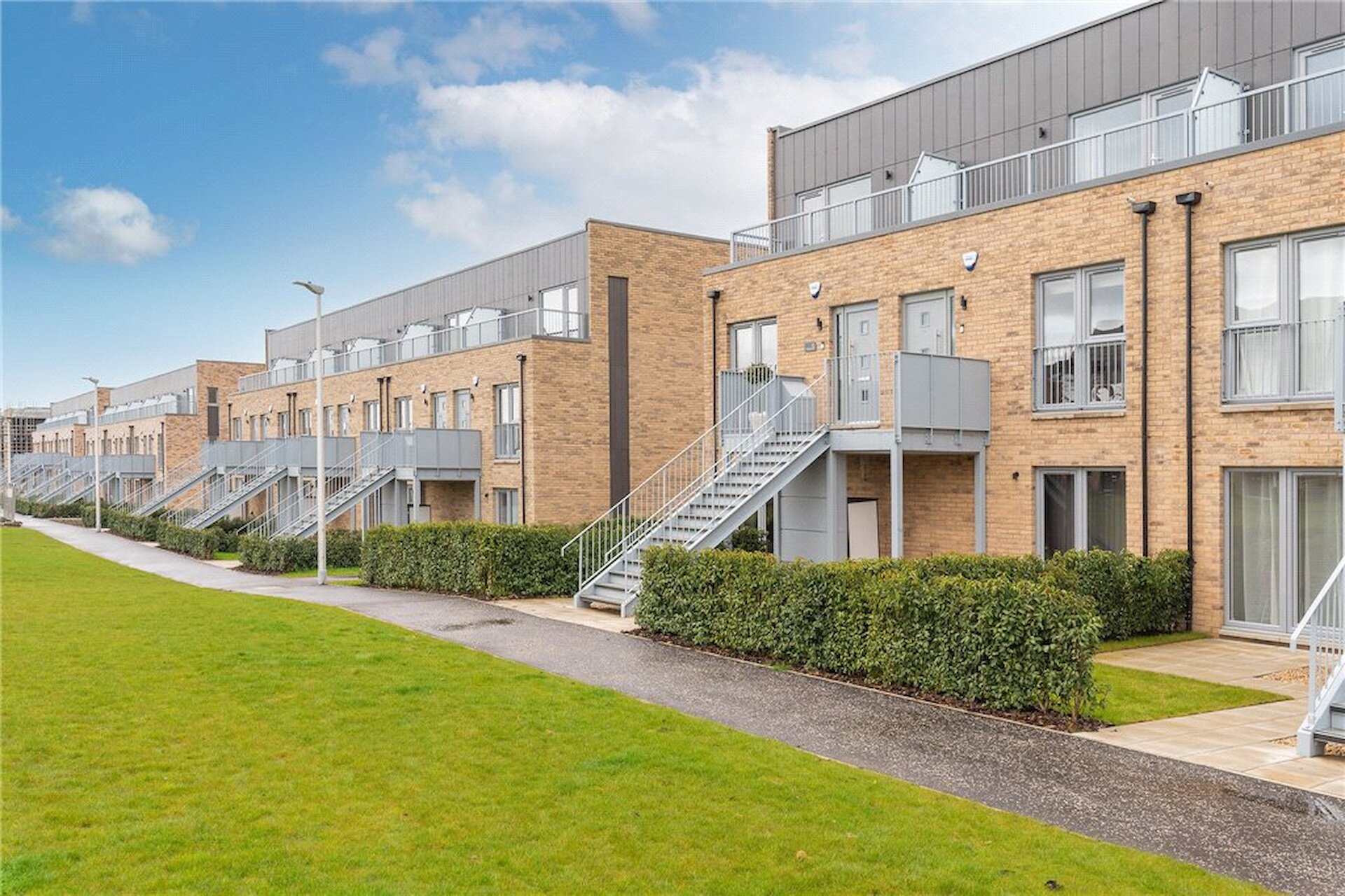 13 Mauseley Park, Edinburgh, EH4 8FB - Picture #1