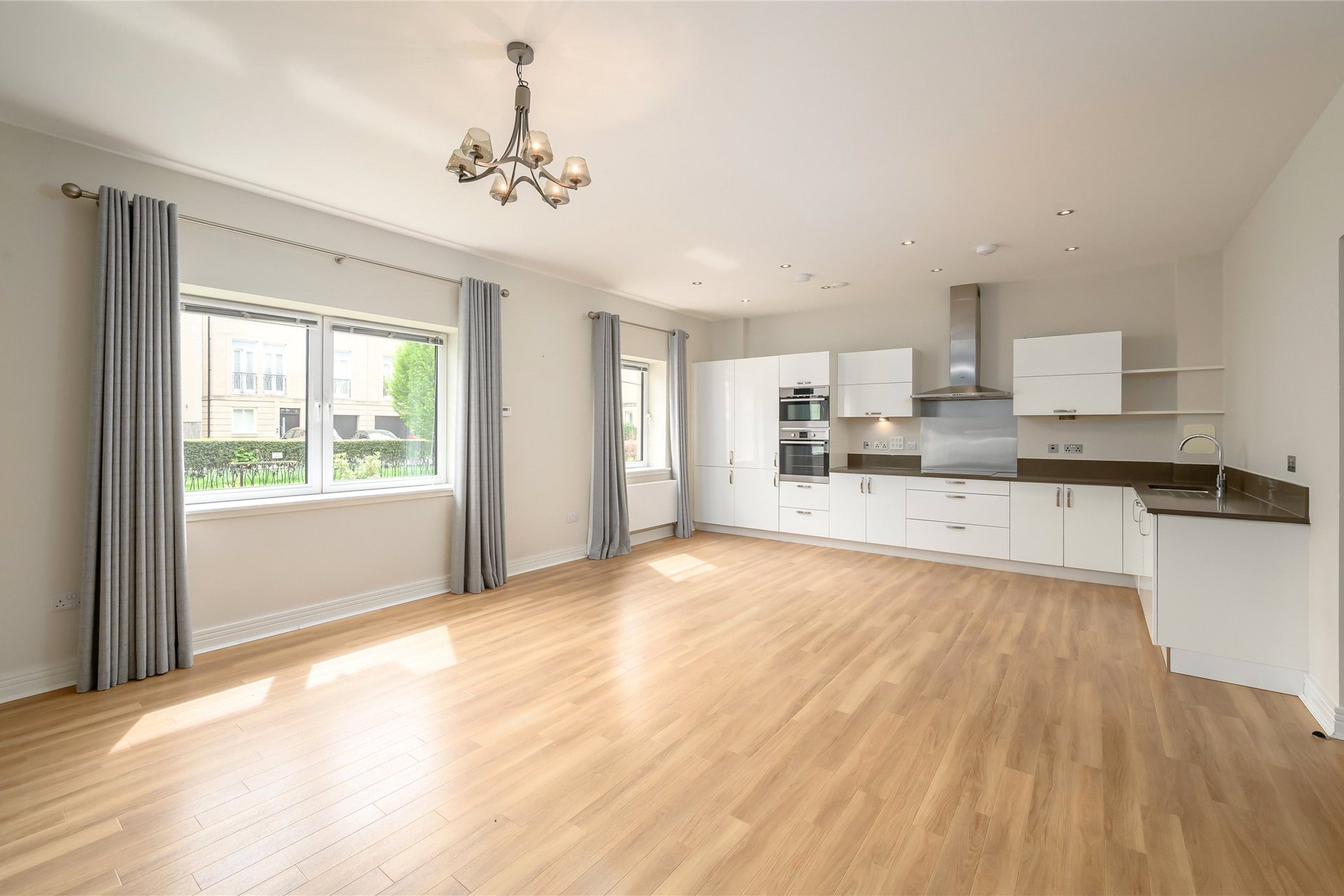 62/2 Larkfield Gardens, Edinburgh, EH5 3QB - Picture #2