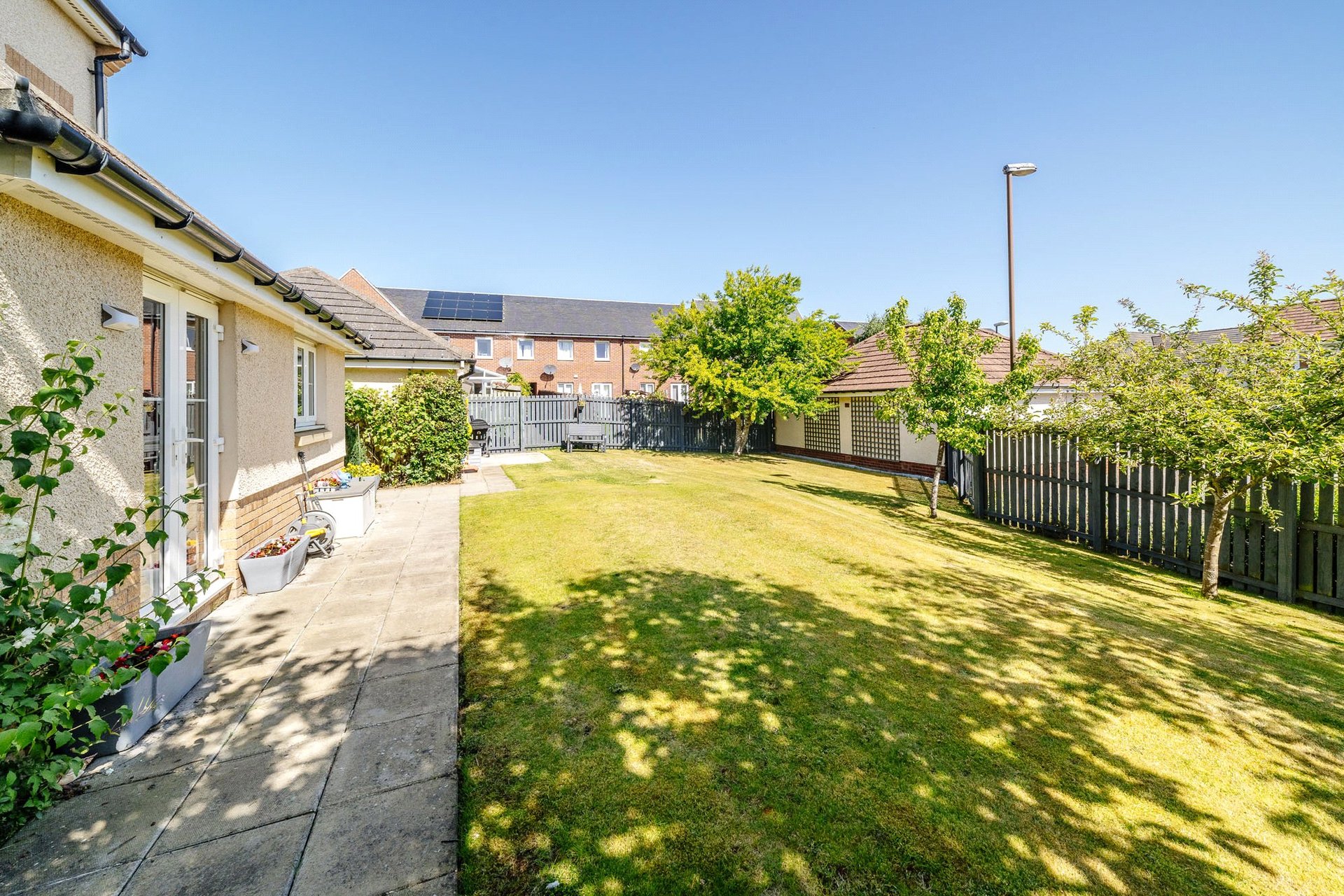 2 Burnbrae View, Bonnyrigg, EH19 3BZ - Picture #2