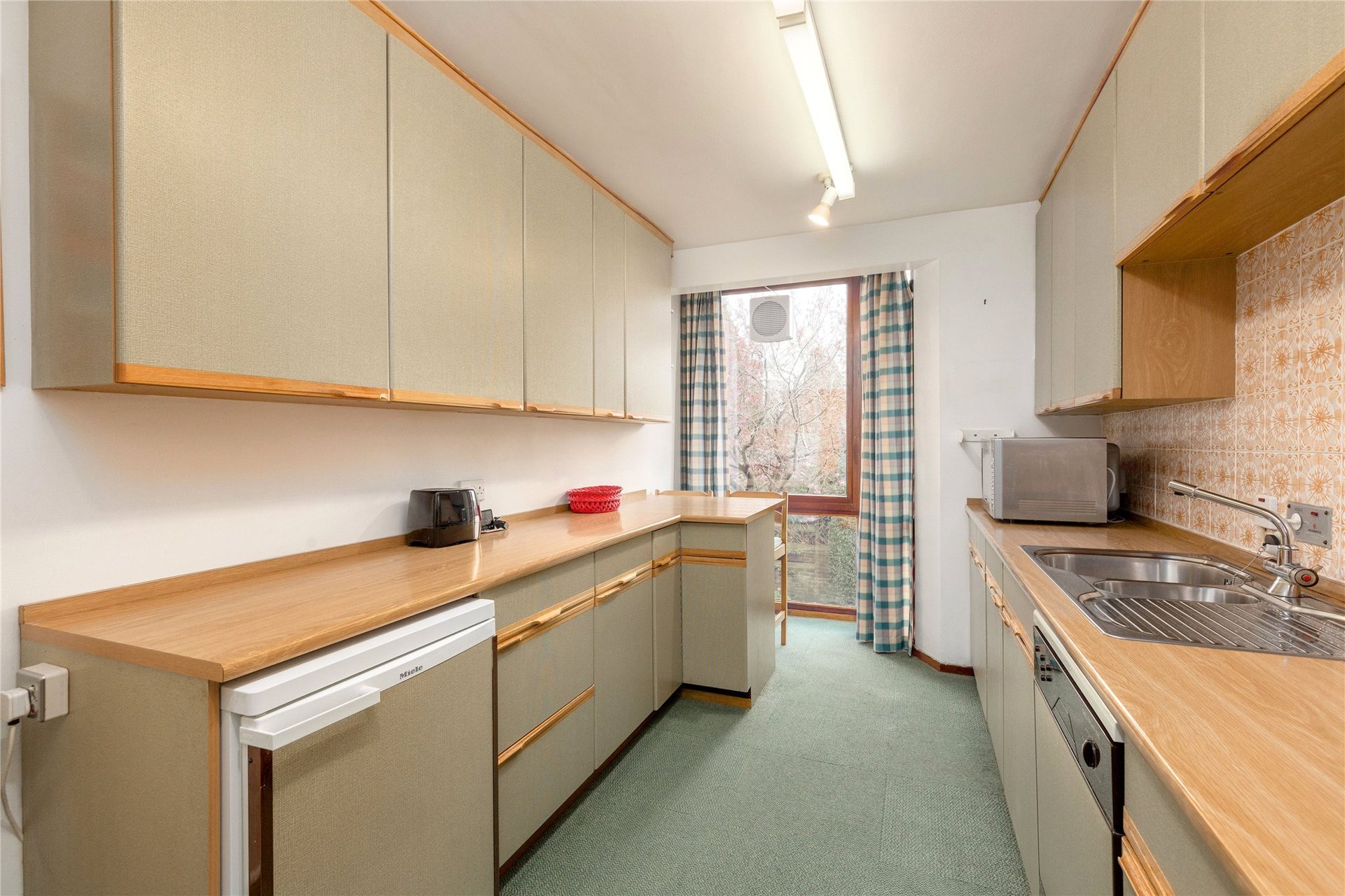 11 Oswald Court, Edinburgh, EH9 2HY - Picture #5