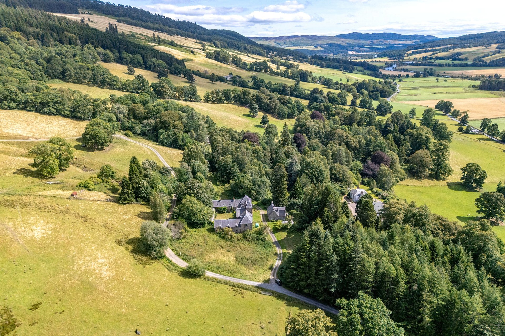 Ballechin Home Farm, Ballinluig, Pitlochry, Perth and Kinross, PH9 0LW - Picture #21