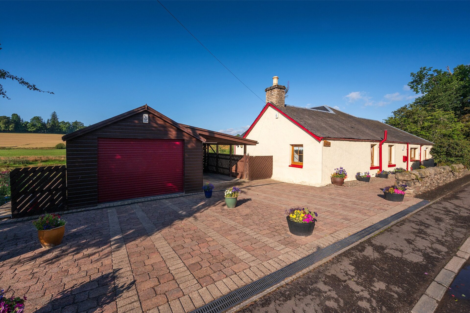 Sunnyside, Dunkeld Road, Bankfoot, Perth, PH1 4AJ - Picture #1