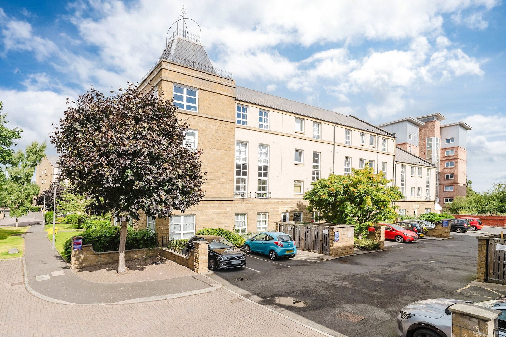 Flat 9, 8 Blandfield, Edinburgh, EH7 4QJ - Picture #1