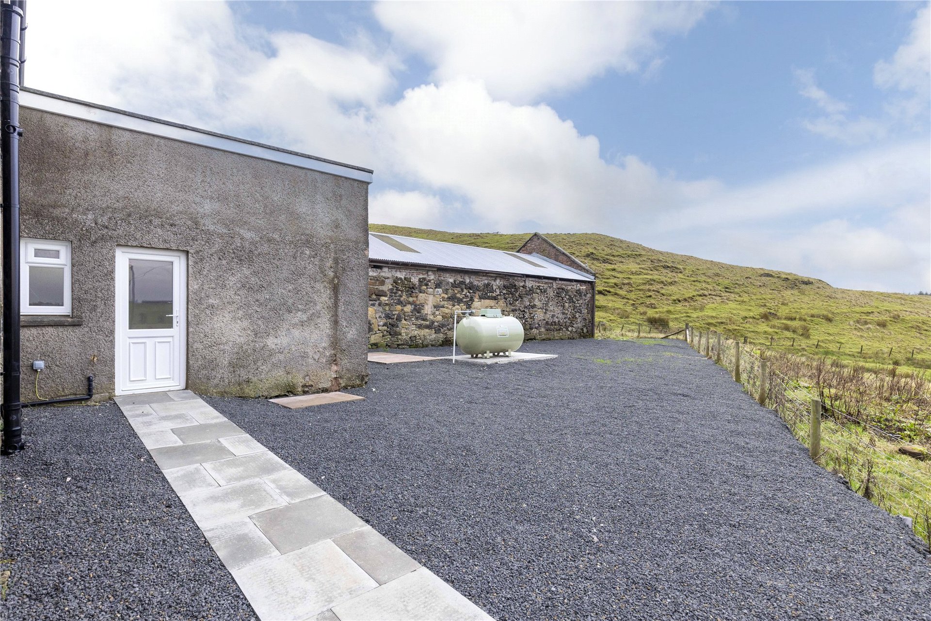 Braefoot Farm, Airdrie Road, Caldercruix, Airdrie, North Lanarkshire, ML6 8PA - Picture #17