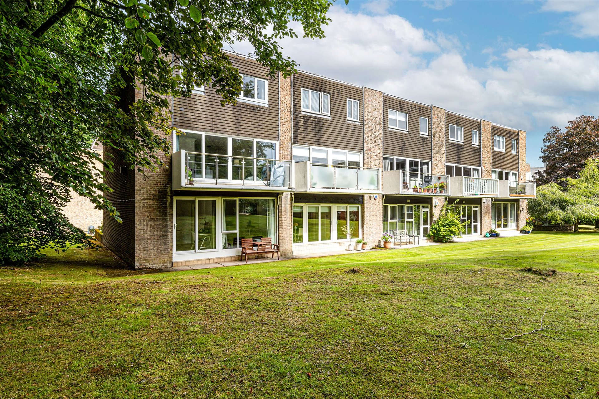 9/5, Whistlefield Court, 2 Canniesburn Road, Bearsden, G61 1PX - Picture #2