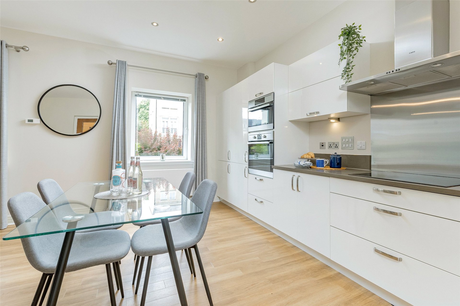62/2 Larkfield Gardens, Edinburgh, EH5 3QB - Picture #5