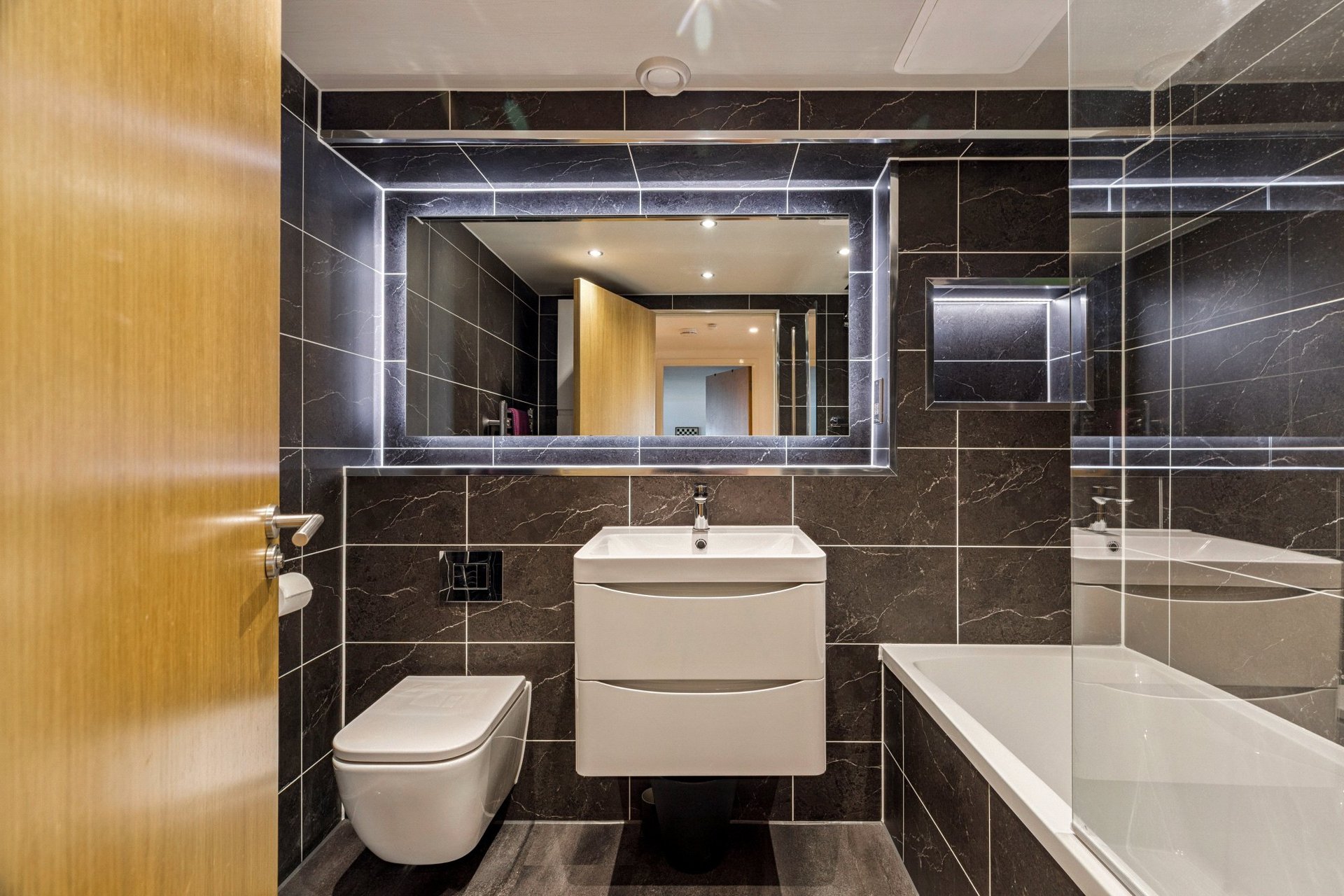 Flat 3/3 Merchant Building, 36 High Street, Glasgow City, G1 1NL - Picture #24