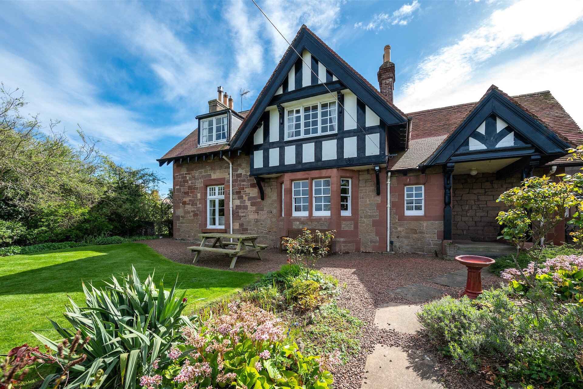 Littledean, 4 Abbey Crescent, North Berwick, East Lothian, EH39 4BU - Picture #1