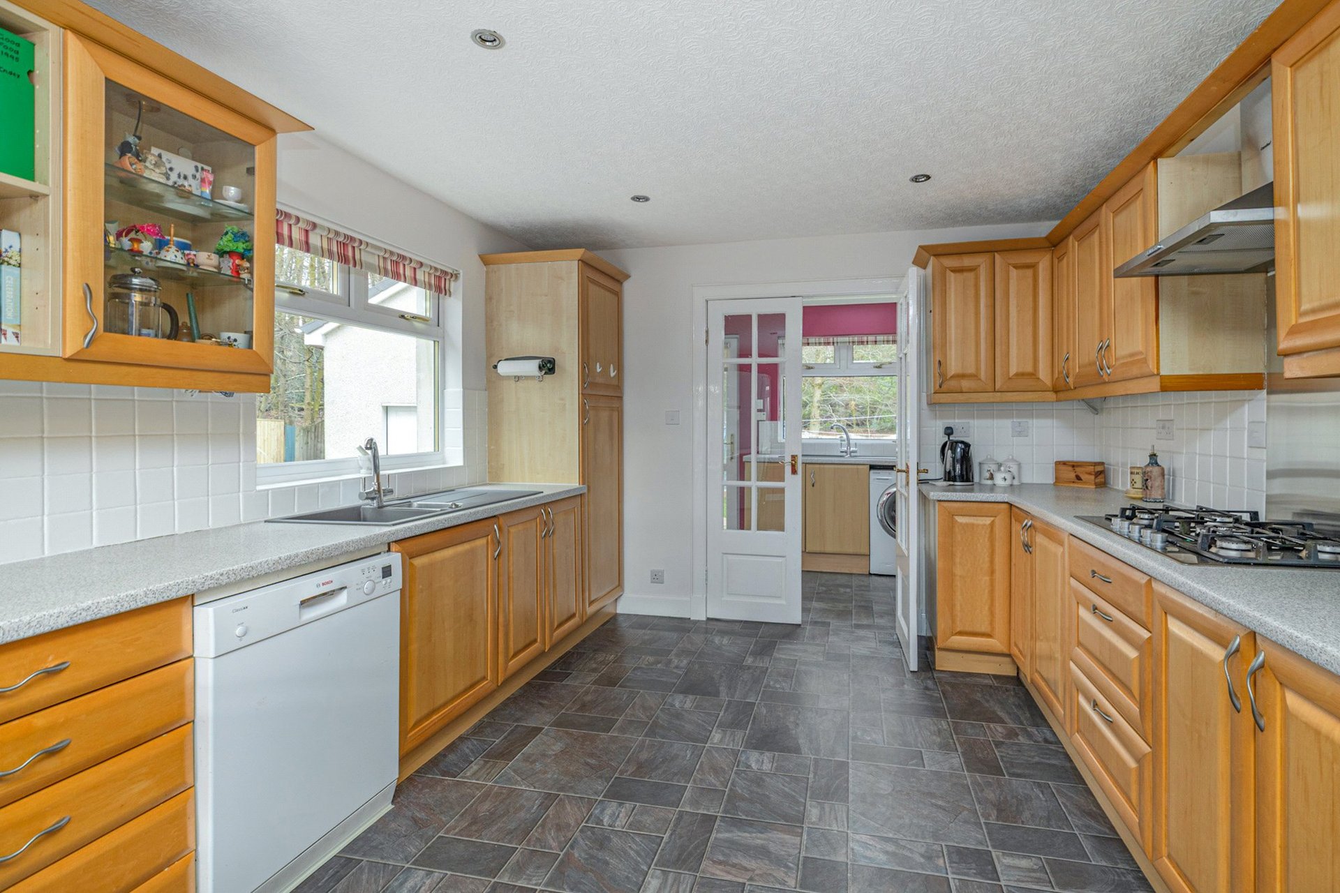 32 Dougalston Crescent, Milngavie, G62 6HP - Picture #10