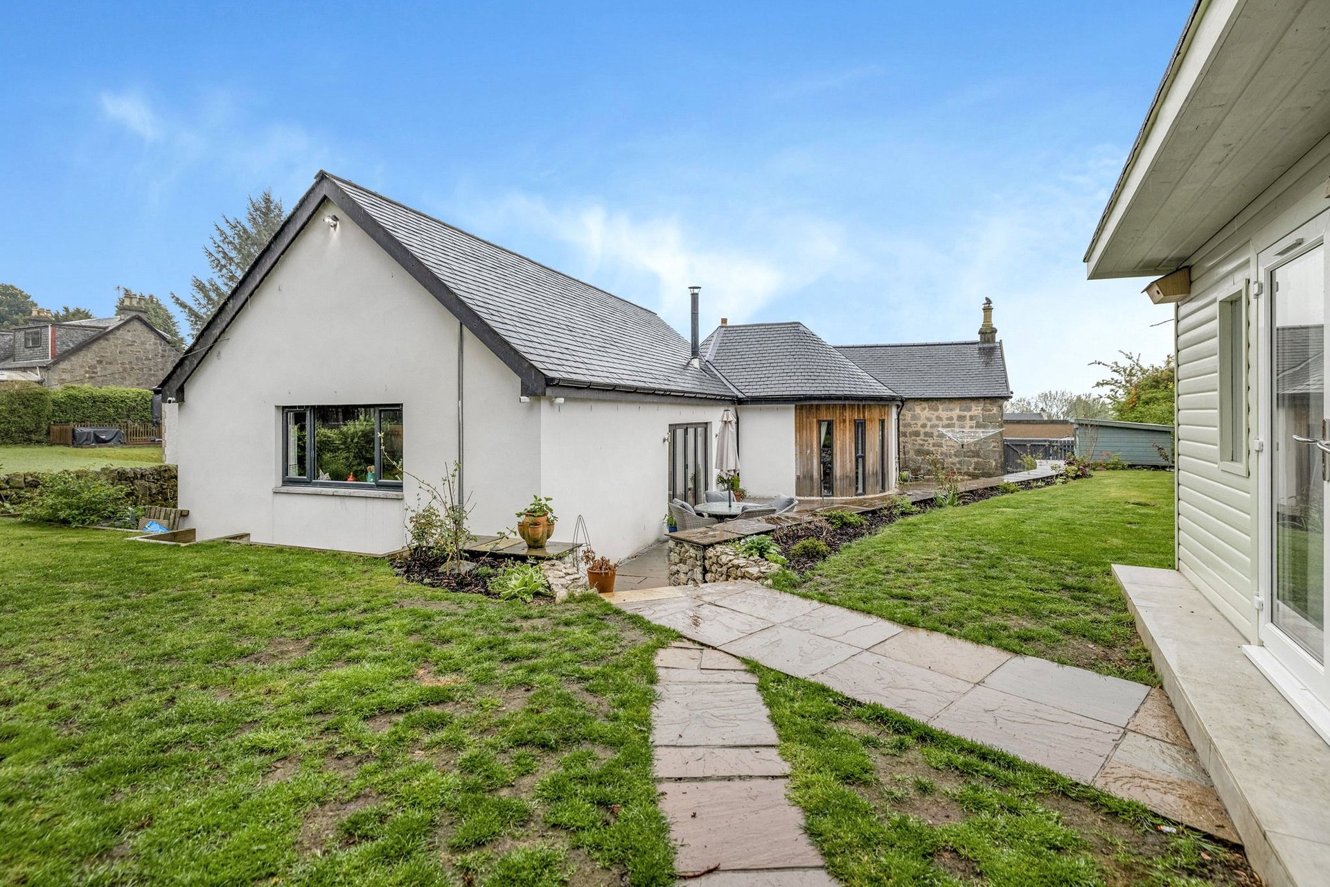Woodbine Cottage, Thomson Place, Hardgate, G81 5QX - Picture #37