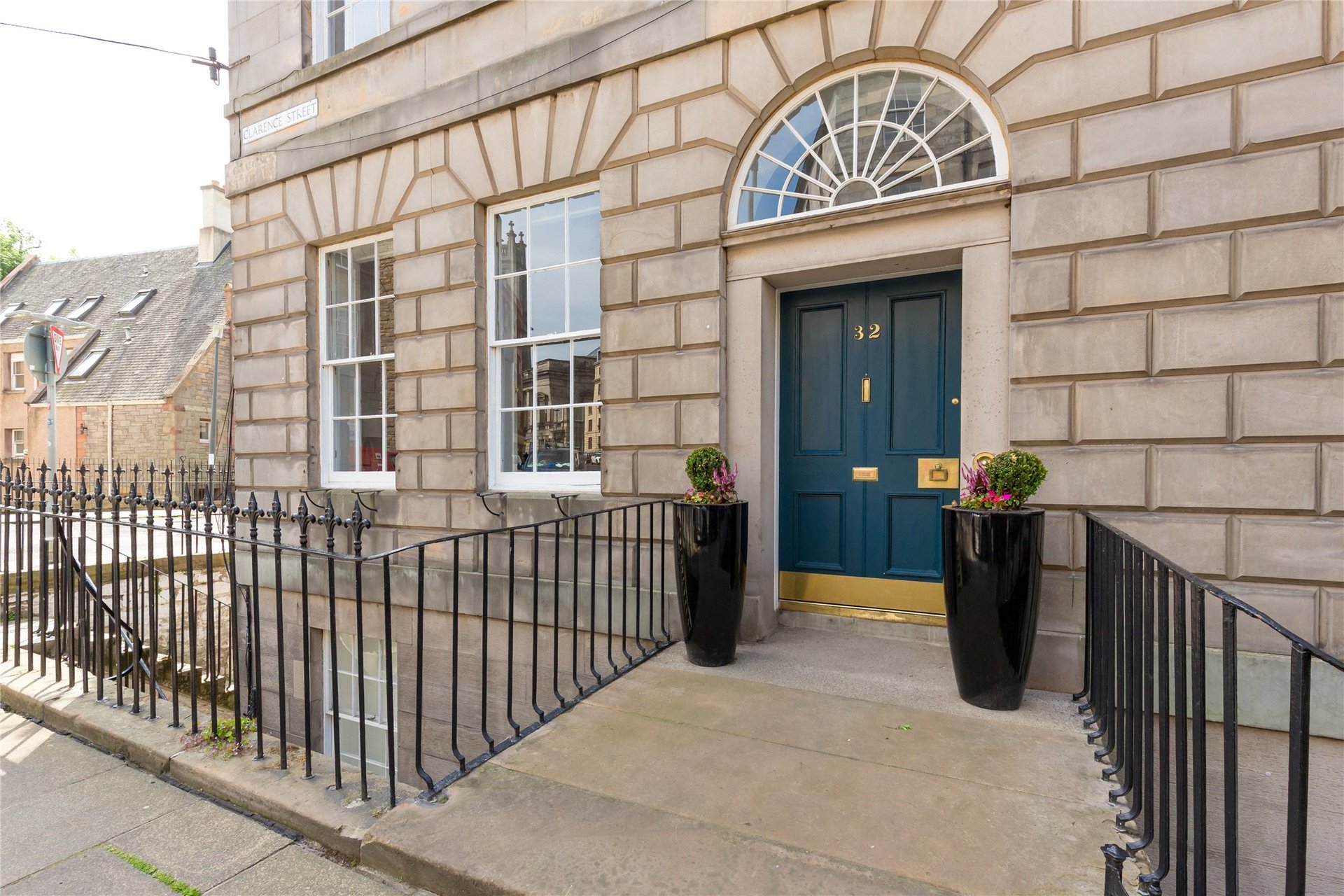 32 Clarence Street, Edinburgh, EH3 5AF - Picture #2