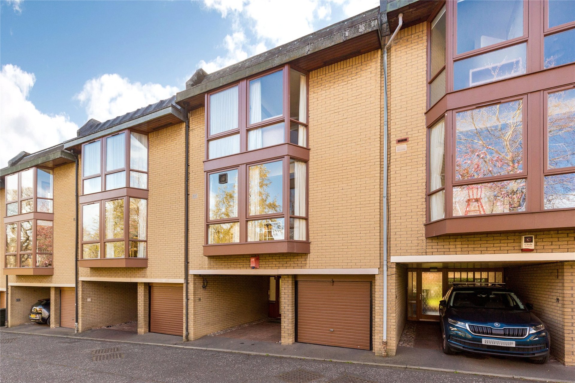 11 Oswald Court, Edinburgh, EH9 2HY - Picture #2