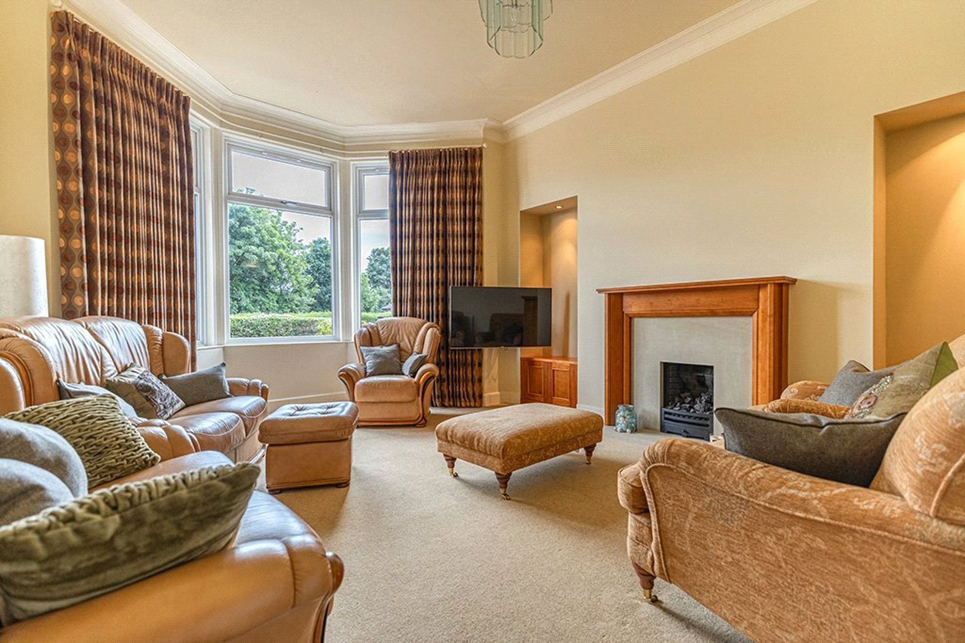 329 Glasgow Road, Blantyre, Glasgow, South Lanarkshire, G72 9HN - Picture #2