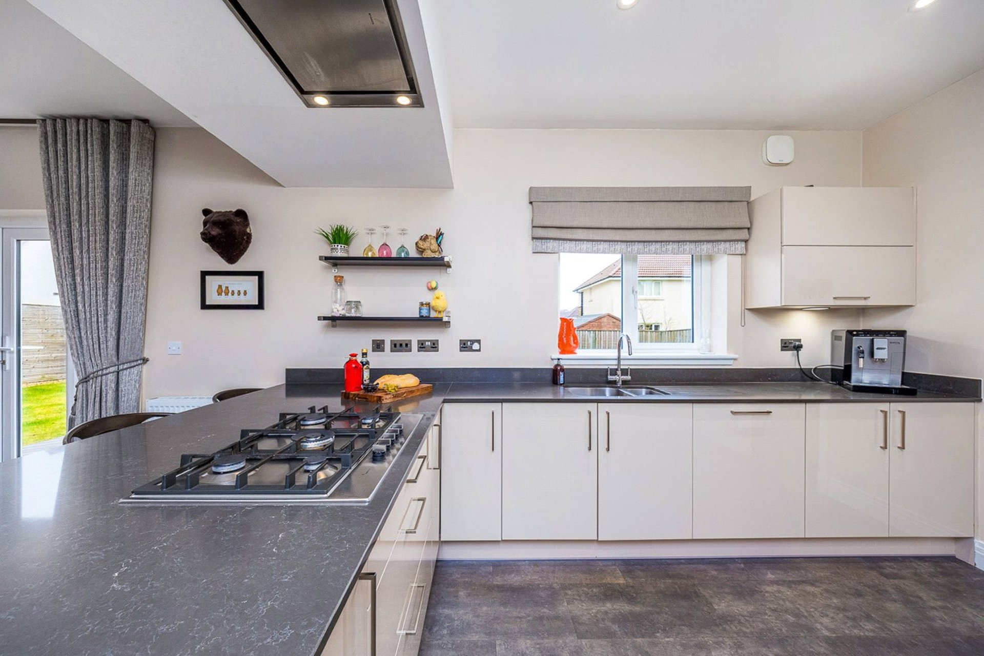 1 Grant Place, Bearsden, G61 3FA - Picture #11