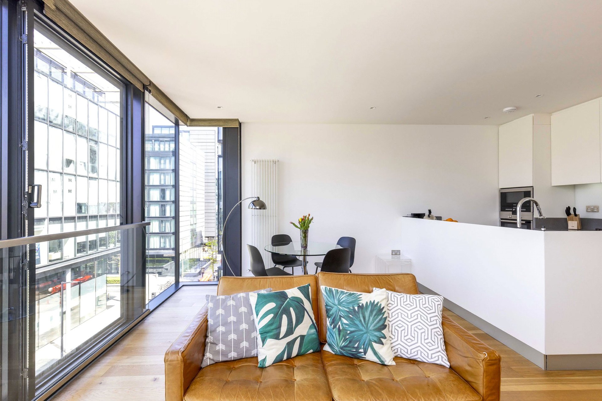Flat 16, 18 Simpson Loan, Edinburgh, Midlothian, EH3 9GB - Picture #4