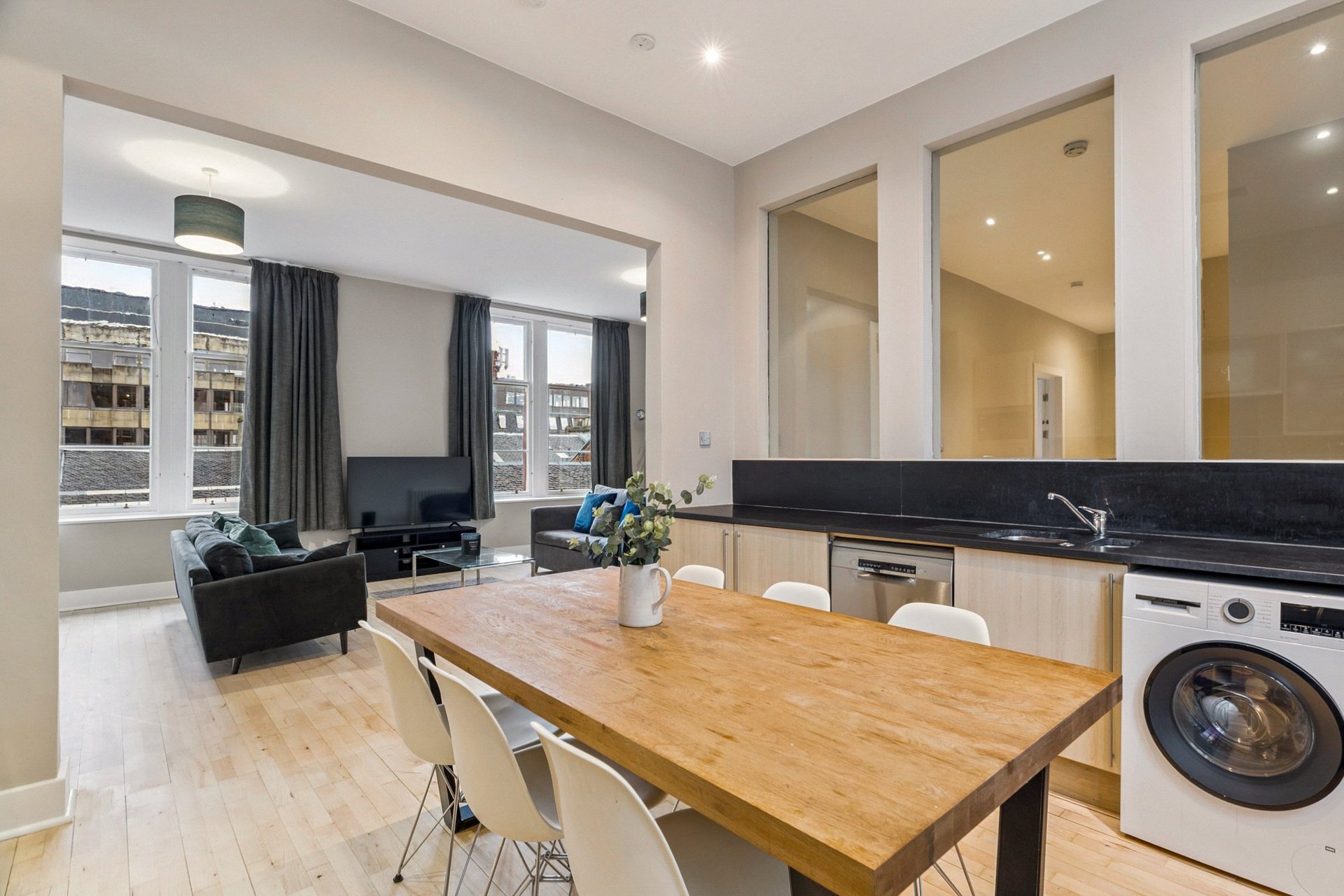 Flat 8 (3/2), 190 West George Street, Glasgow City, G2 2NR - Picture #6