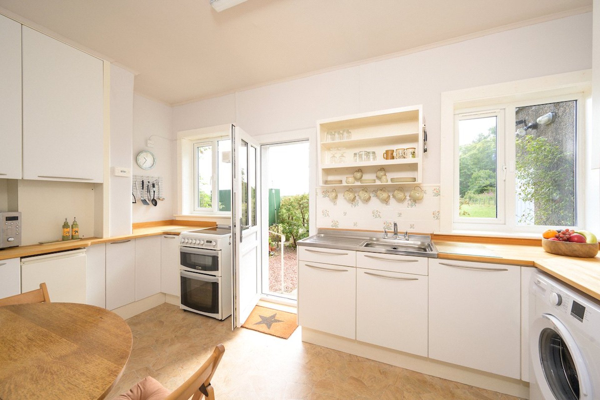 Whitegate House, Penicuik, Midlothian, EH26 0PR - Picture #12