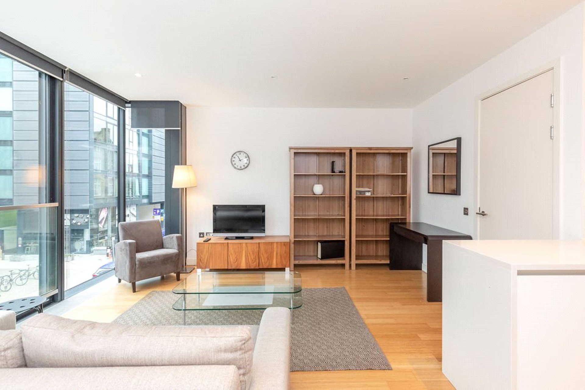 Flat 11, 21 Simpson Loan, Lauriston, Edinburgh, EH3 9GD - Picture #4