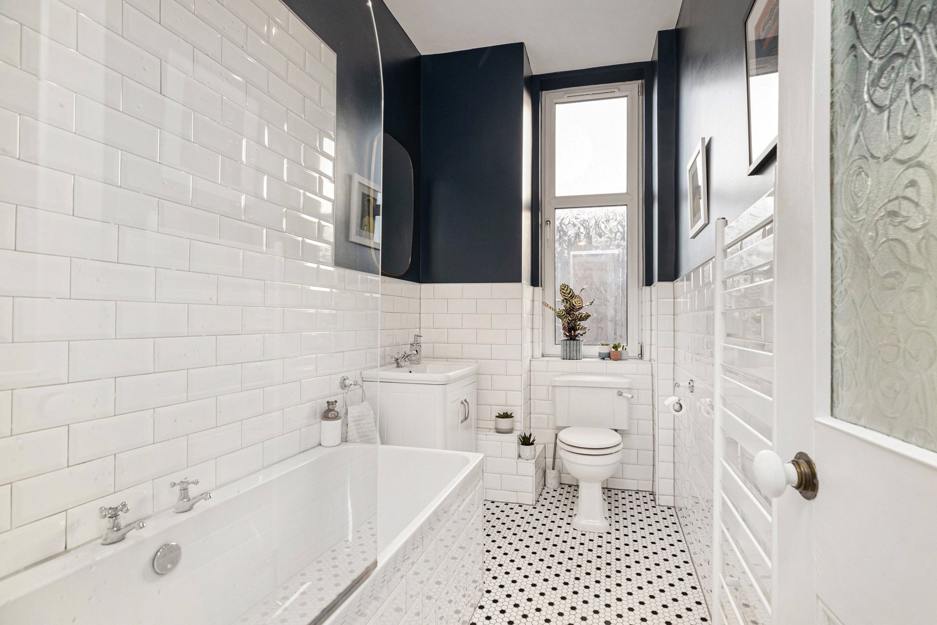 Flat 2/2, 10 Jedburgh Gardens, North Kelvinside, Glasgow, G20 6BP - Picture #16