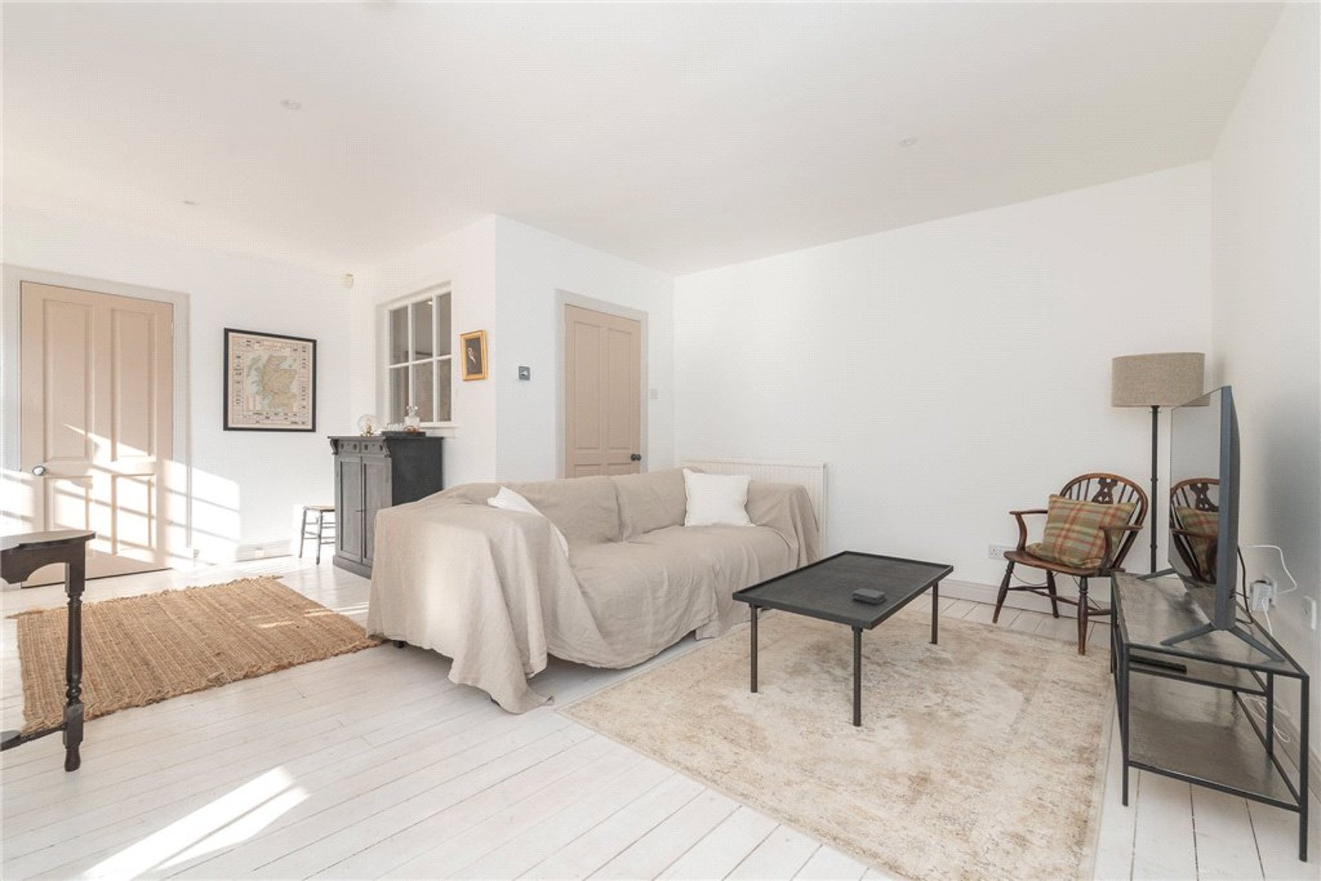 12/4 White Horse Close, 27 Canongate, Edinburgh, EH8 8BU - Picture #2