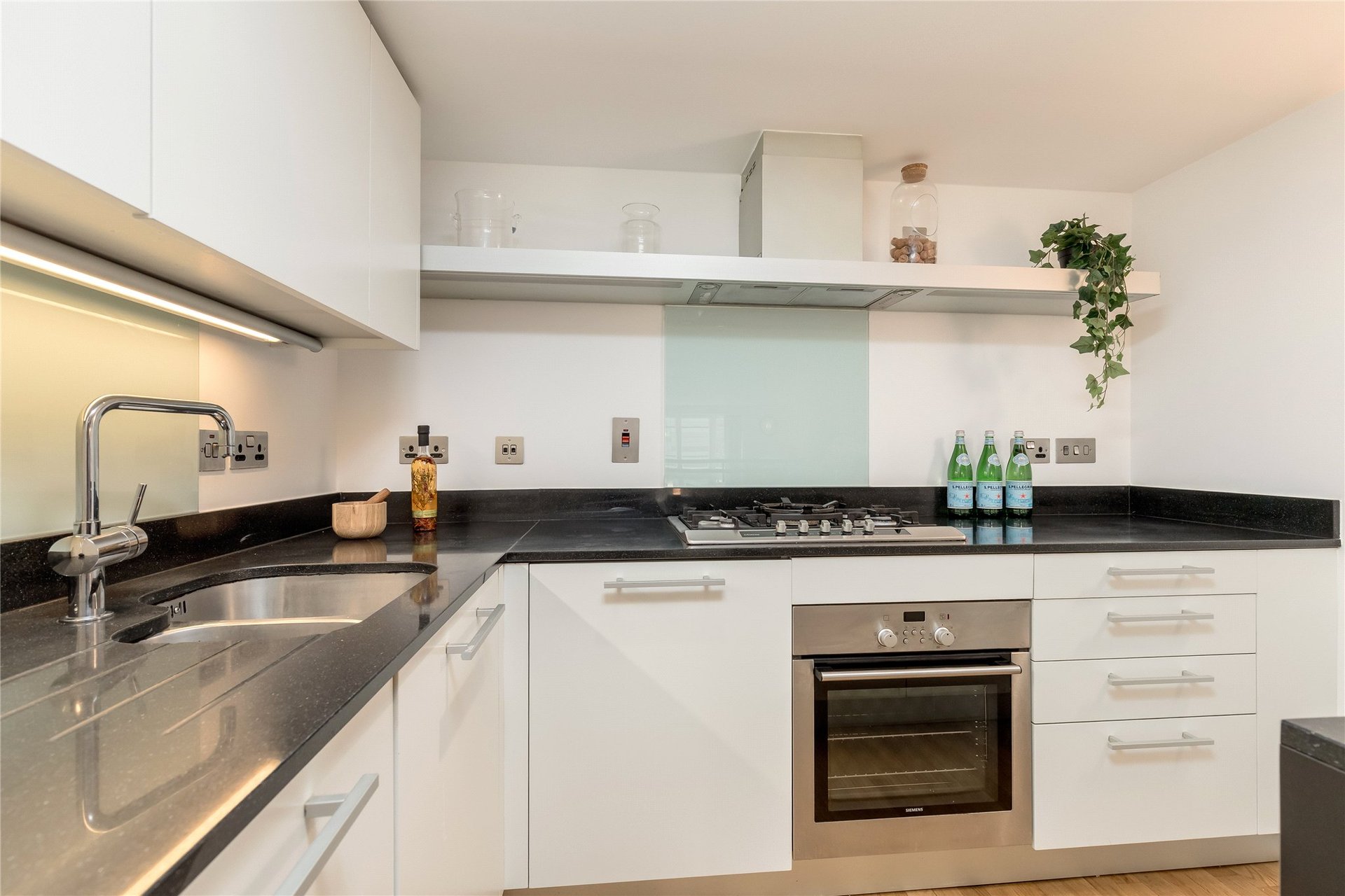 25/9 Simpson Loan, Quartermile, Edinburgh, EH3 9GE - Picture #15