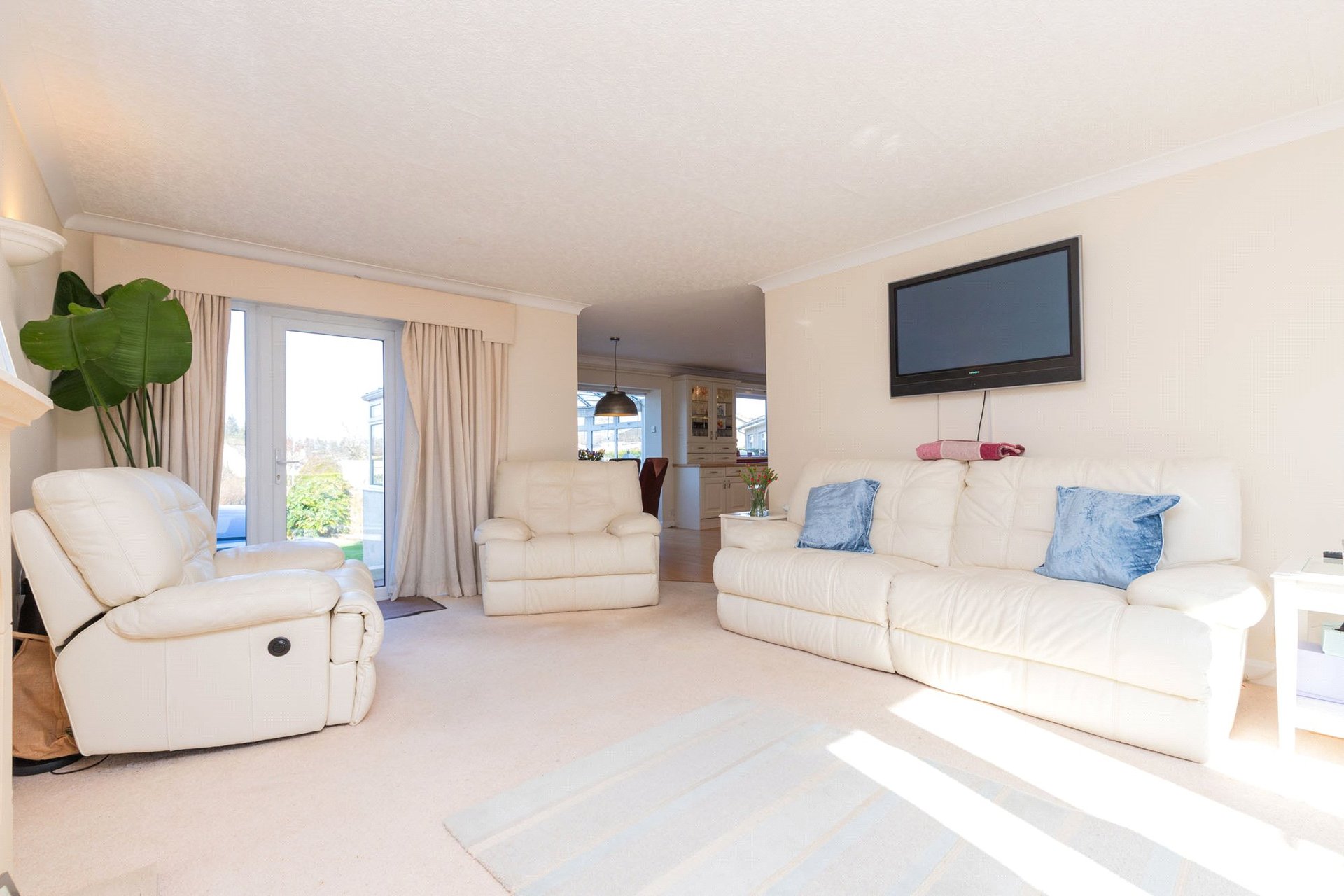 9 Kirkdene Bank, Newton Mearns, Glasgow, East Renfrewshire, G77 5RG - Picture #10