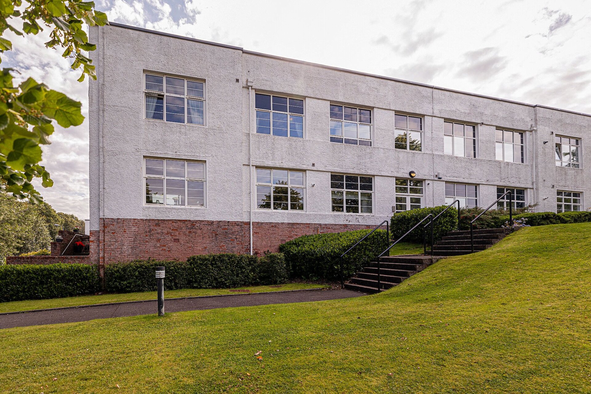 71 Canniesburn Drive, Bearsden, G61 1RX - Picture #1