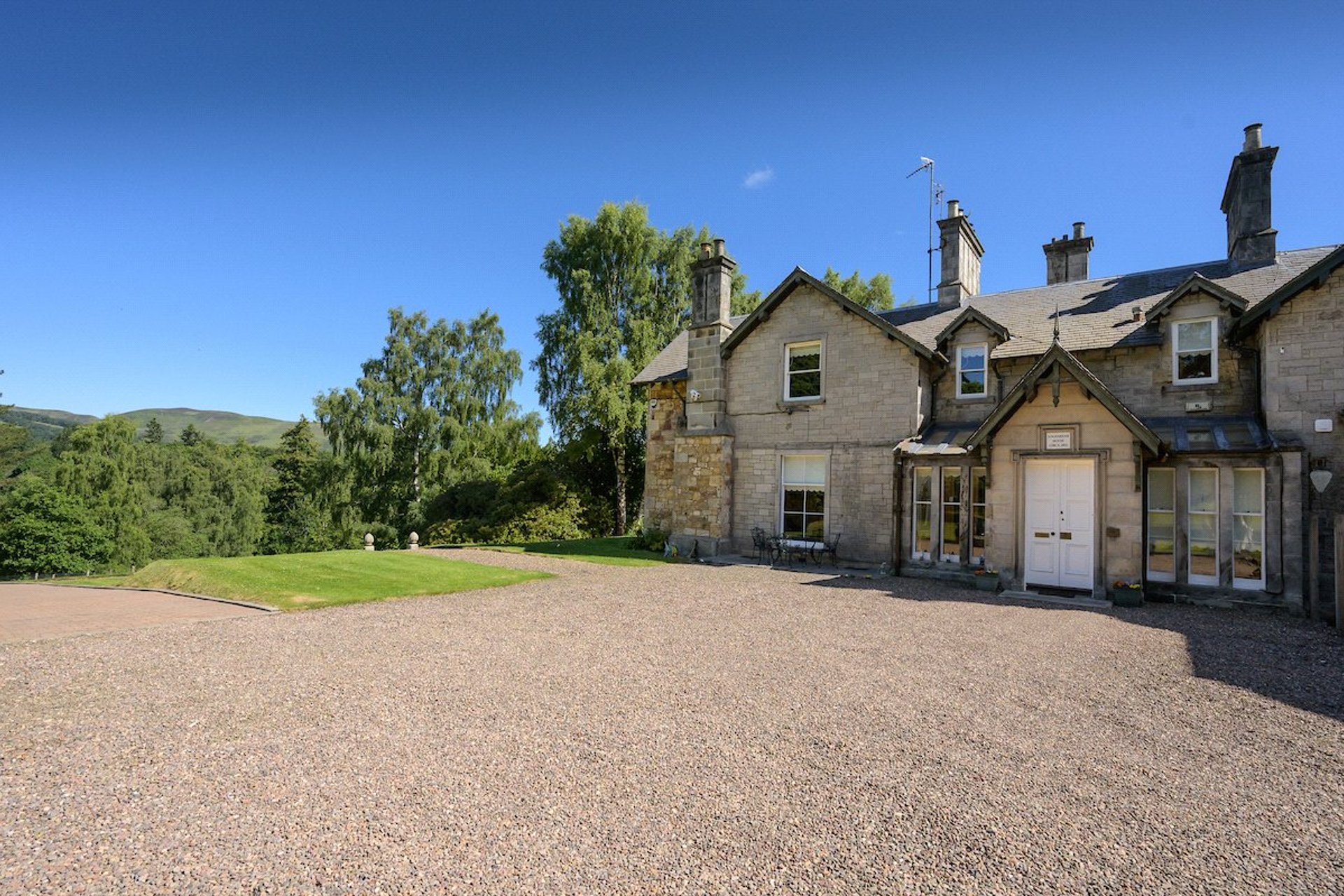 Loganbank House, Milton Bridge, Penicuik, Midlothian, EH26 0NY - Picture #43